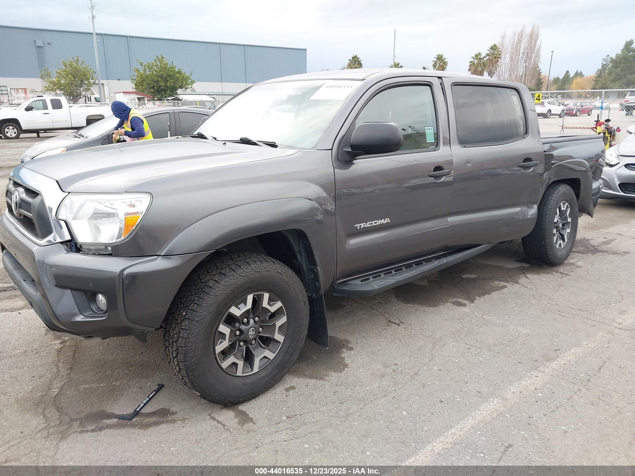 TOYOTA TACOMA image 2