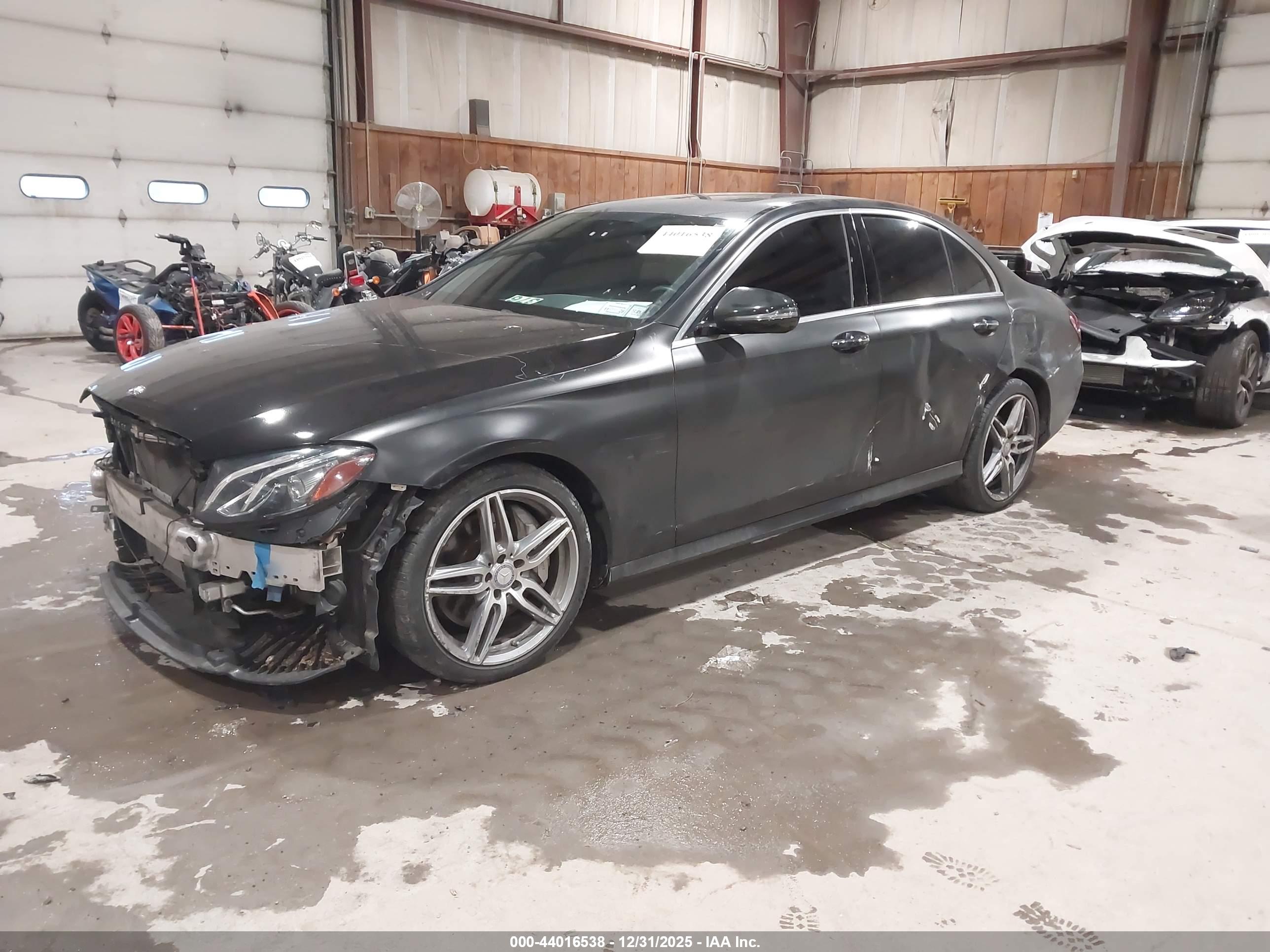 MERCEDES-BENZ E image 2