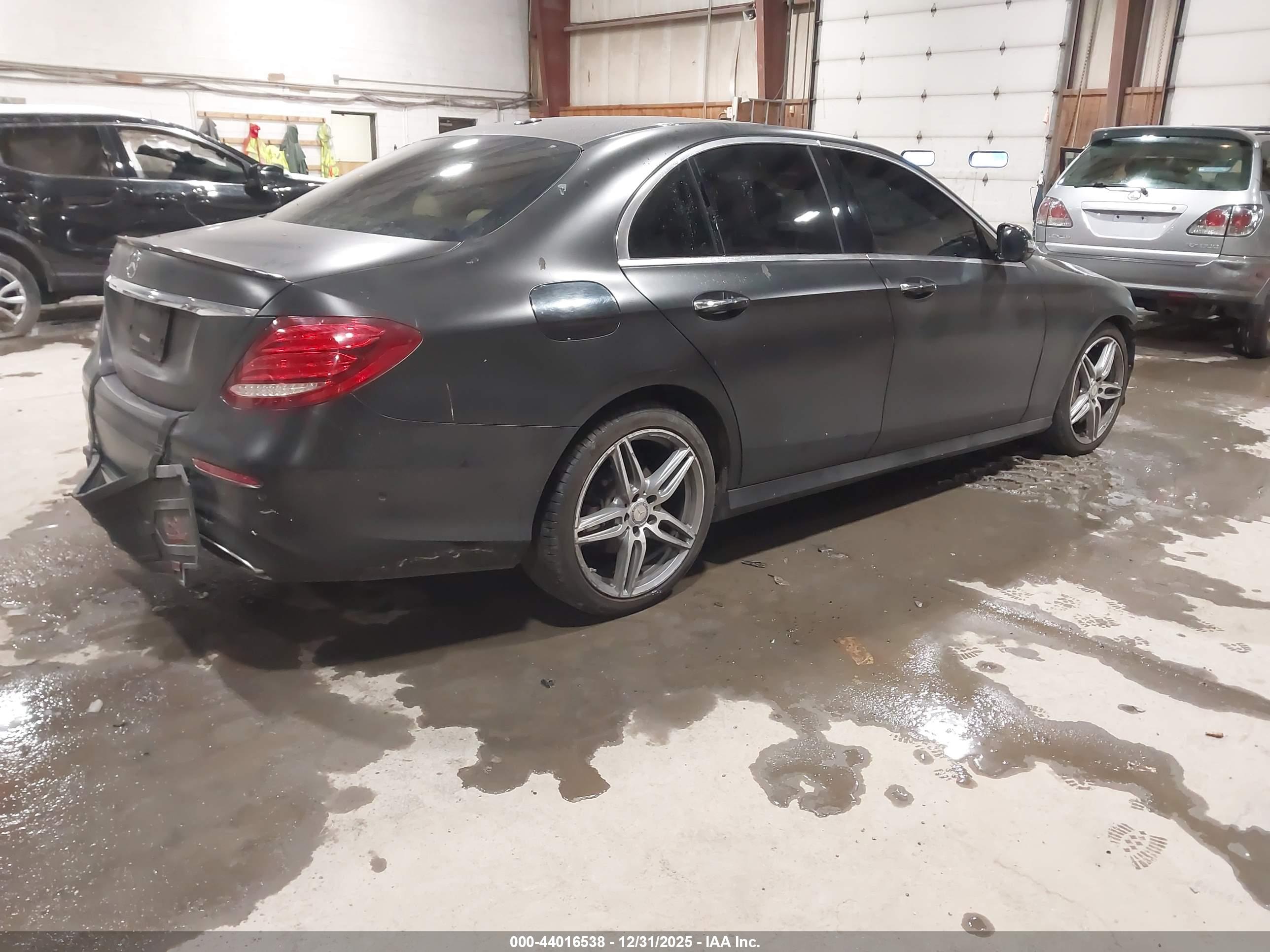 MERCEDES-BENZ E image 4