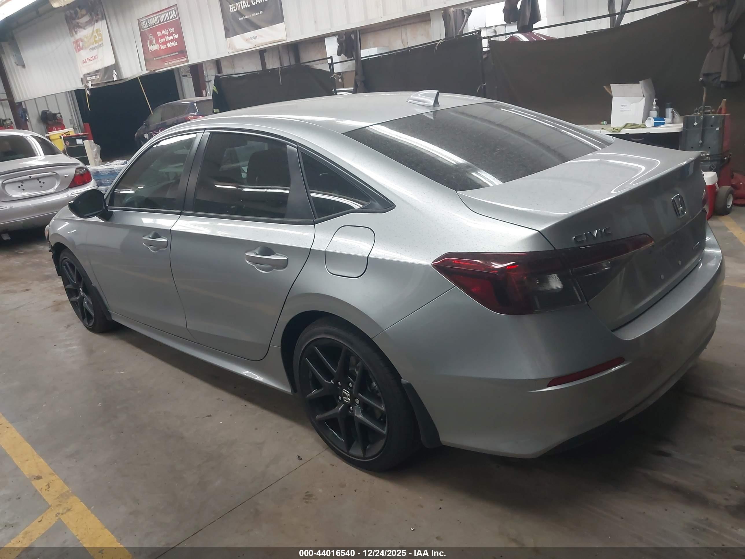 HONDA CIVIC image 3