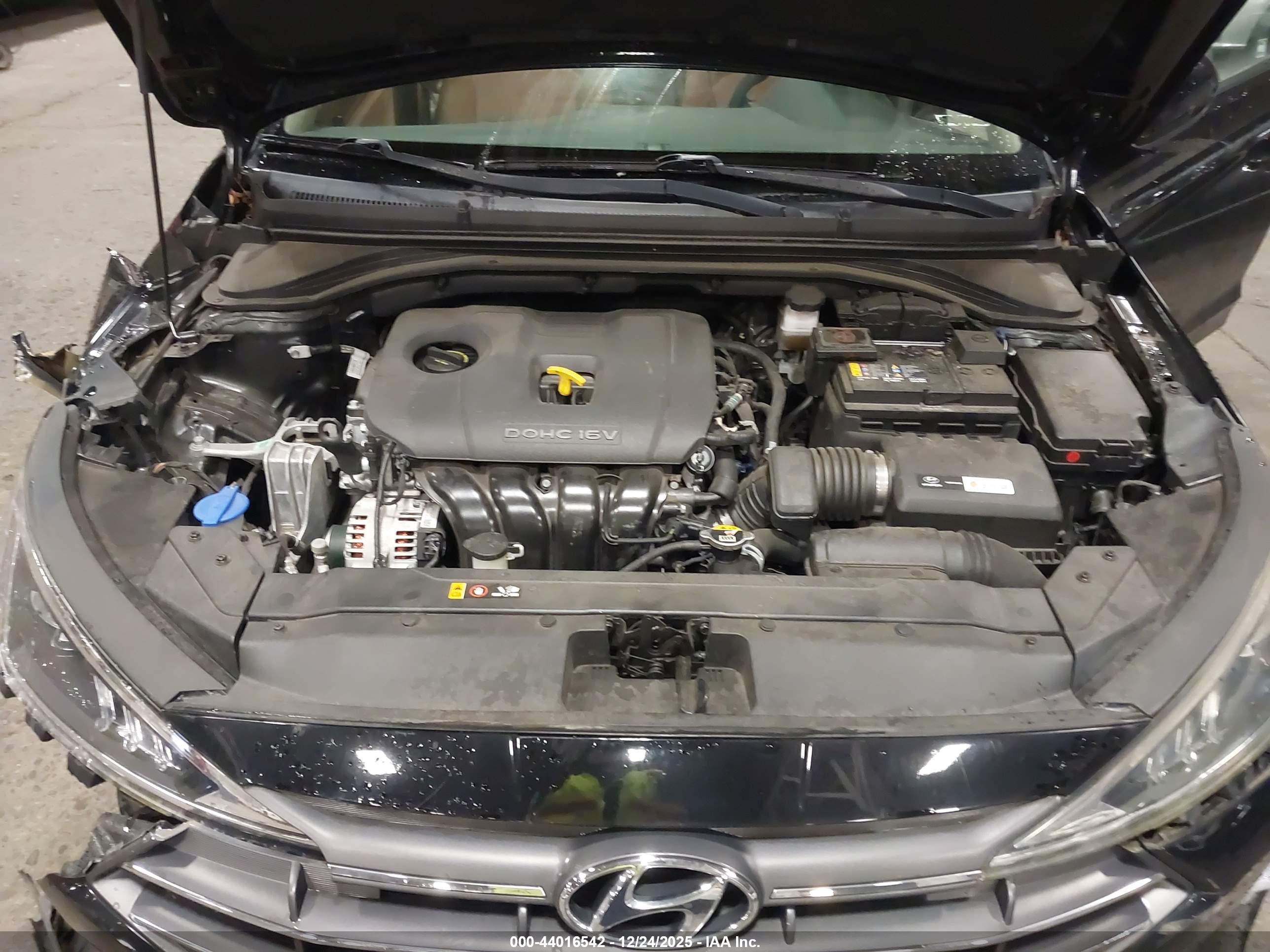 HYUNDAI ELANTRA image 10