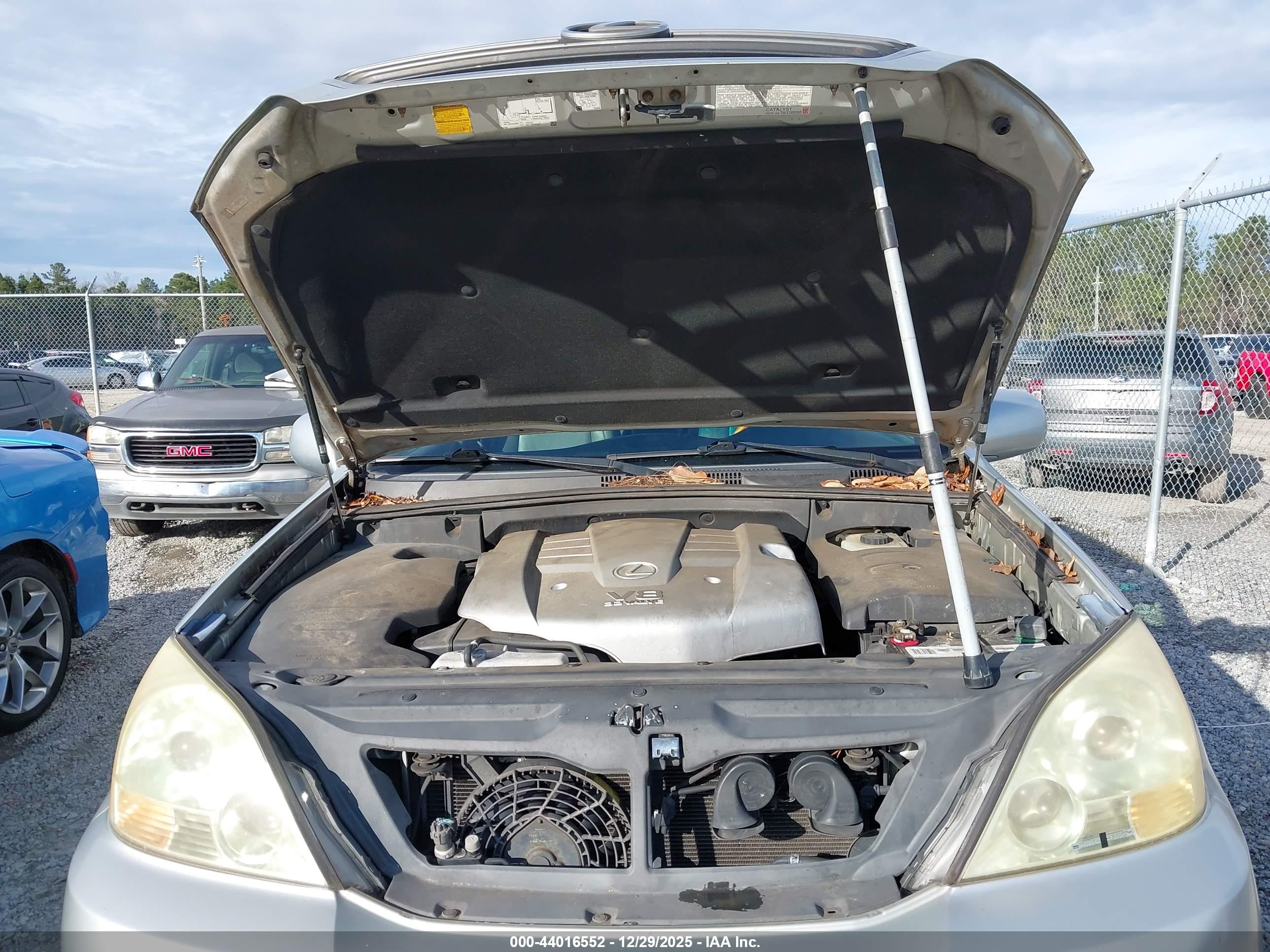 LEXUS GX image 10