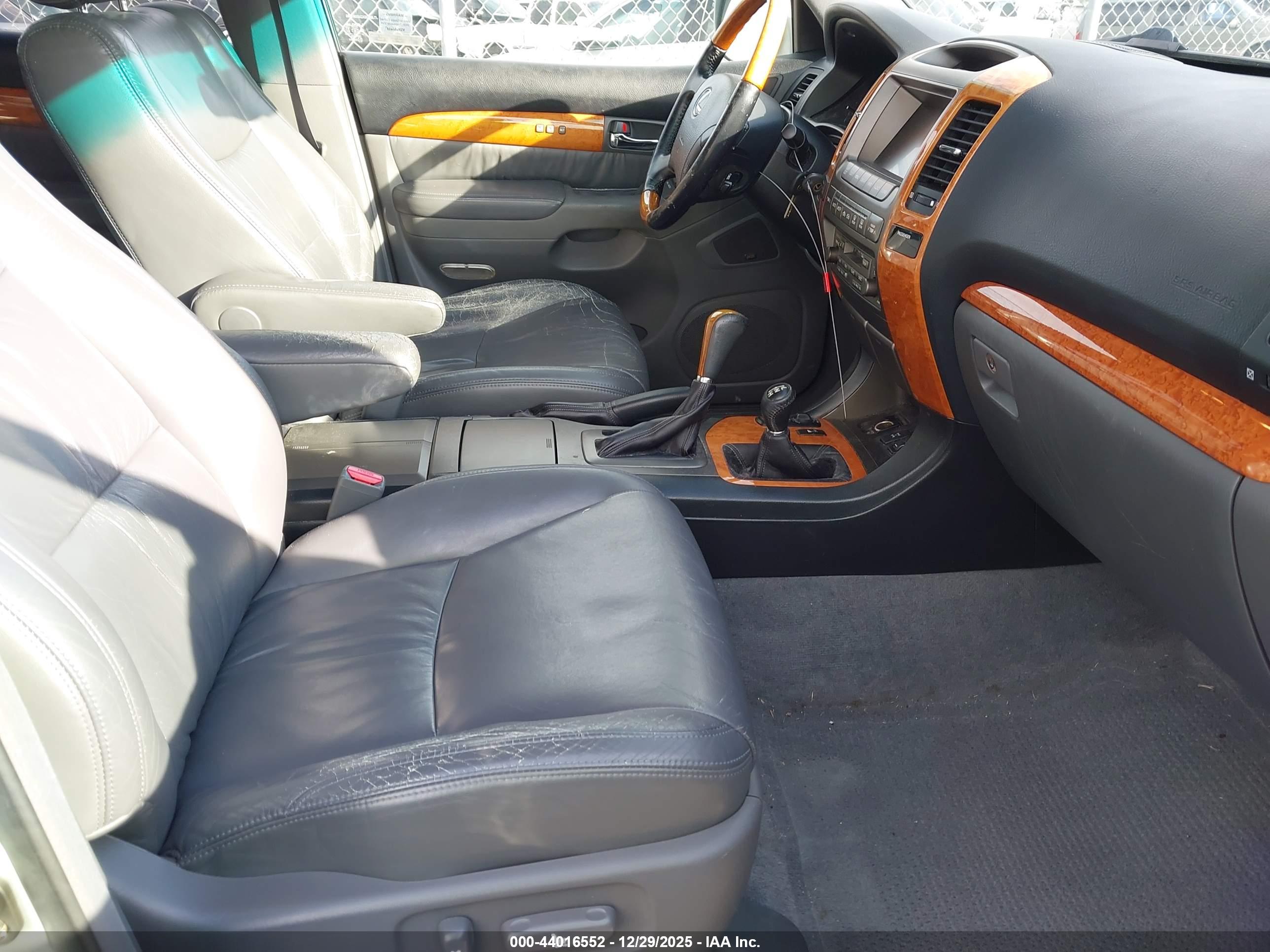 LEXUS GX image 5
