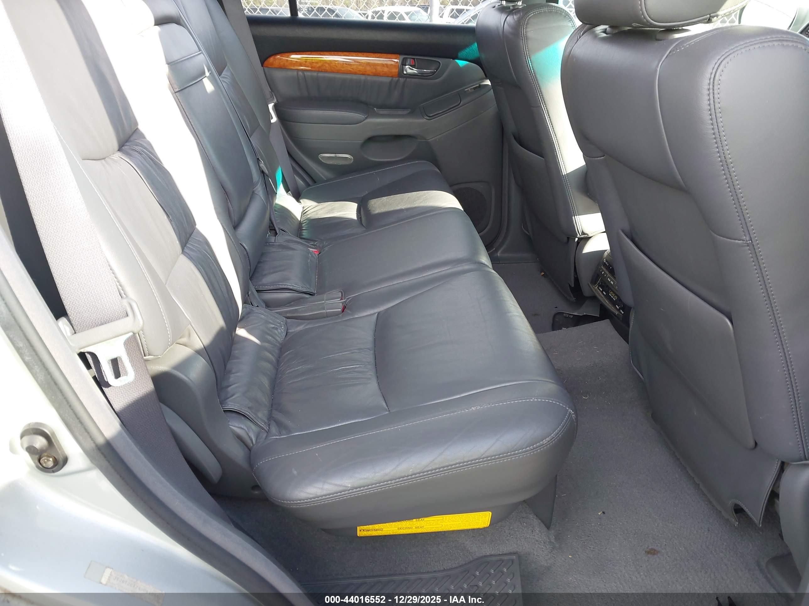 LEXUS GX image 8