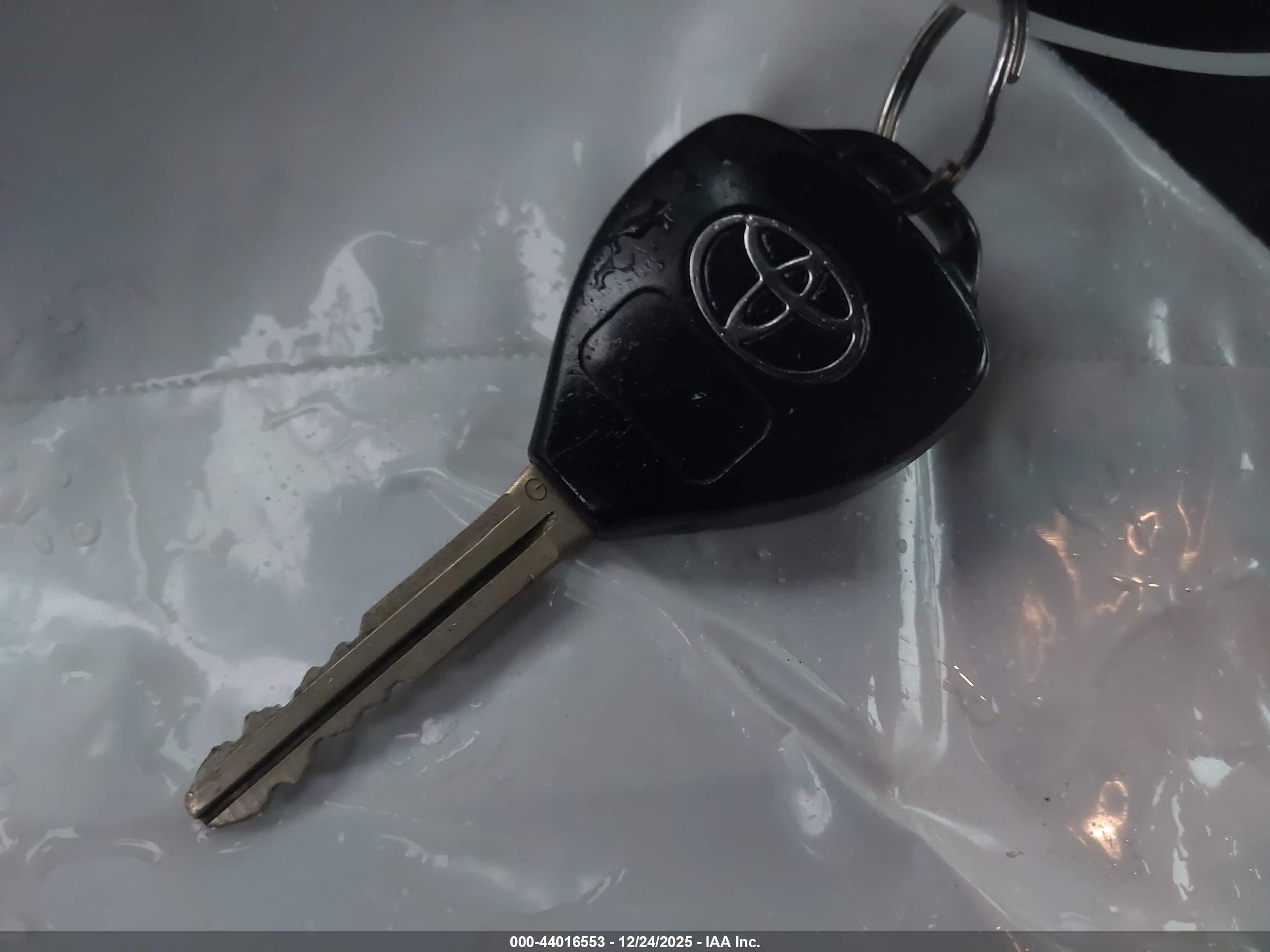 TOYOTA 4RUNNER image 11