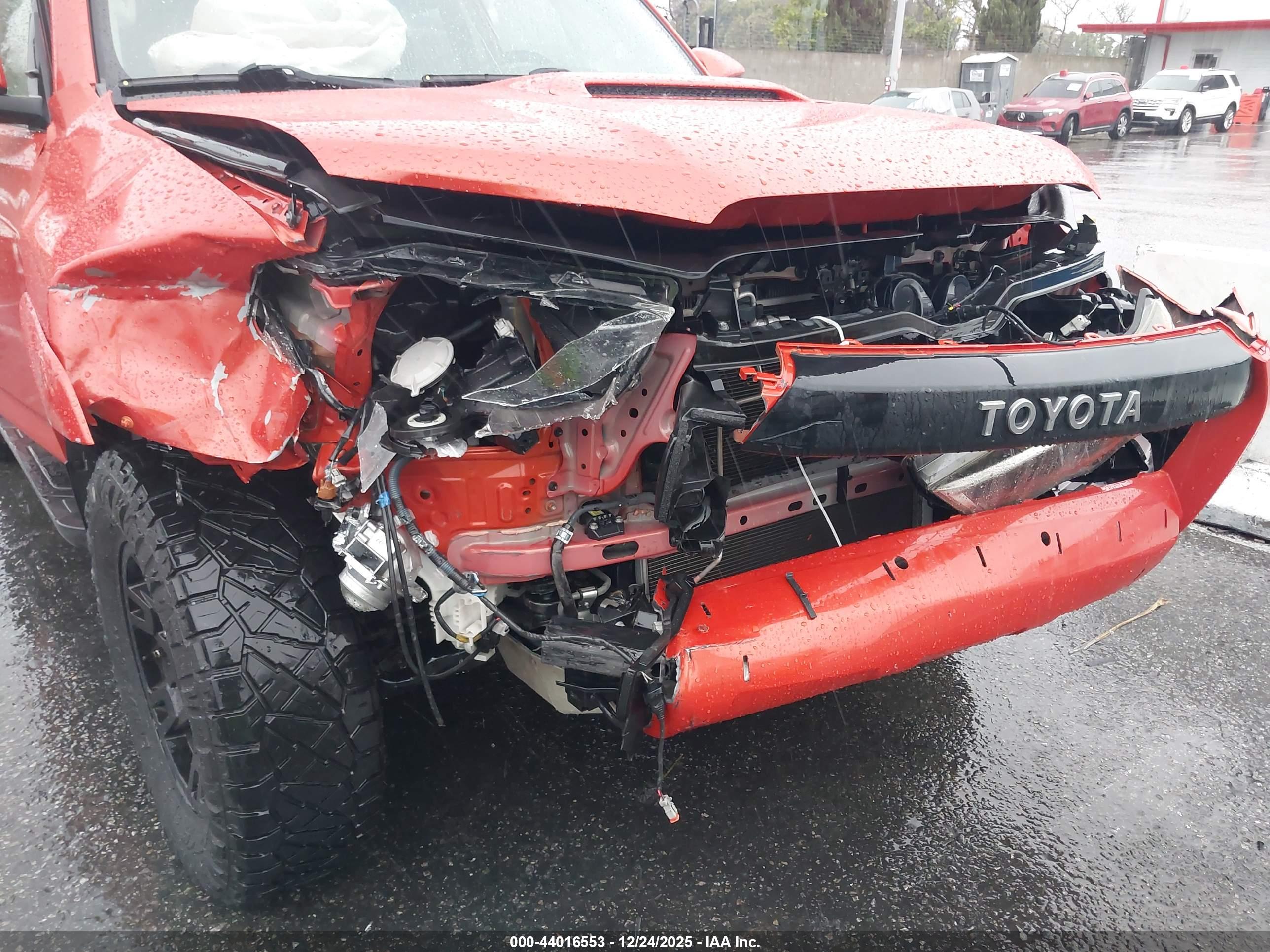 TOYOTA 4RUNNER image 6