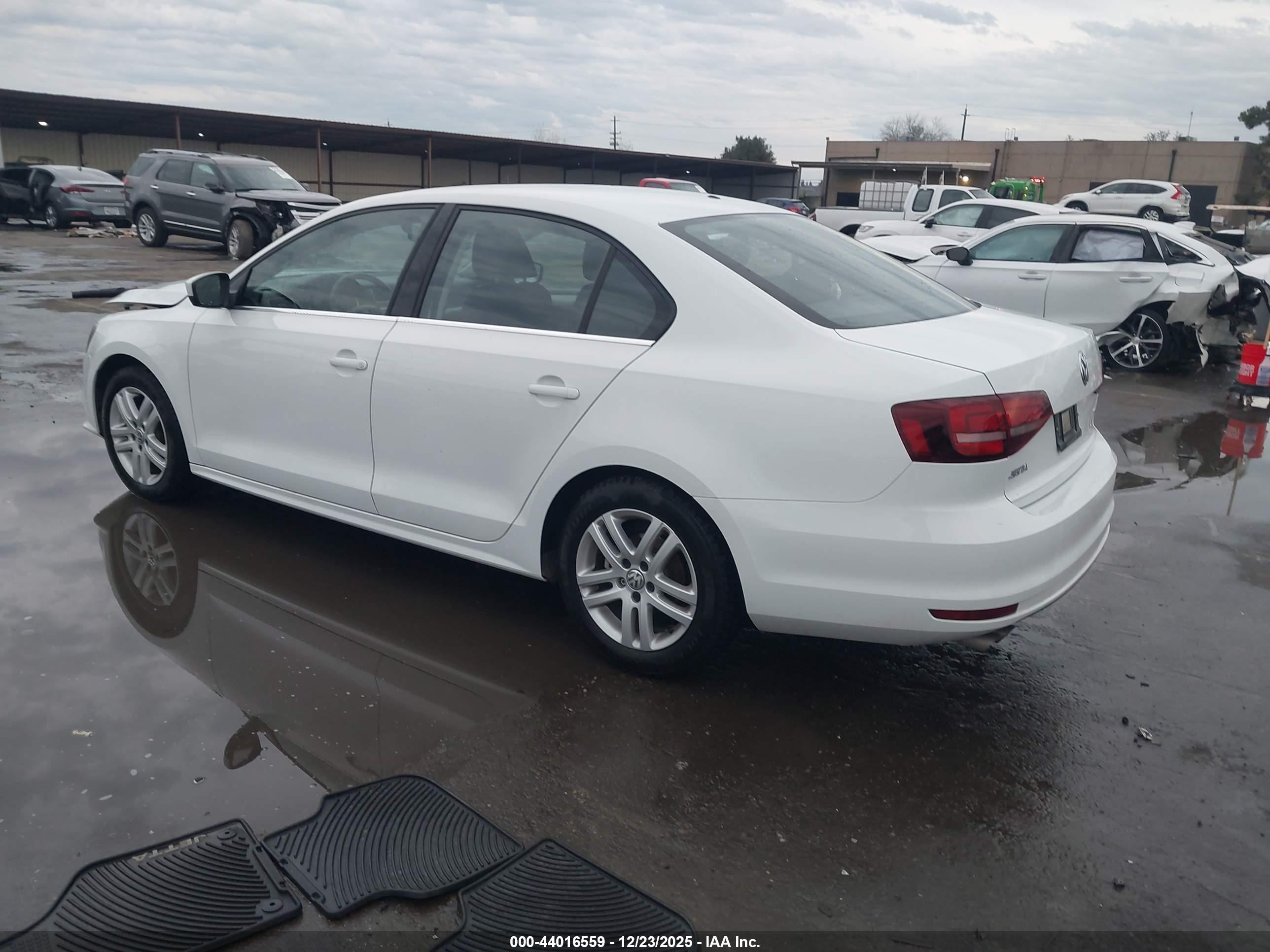 VOLKSWAGEN JETTA image 3