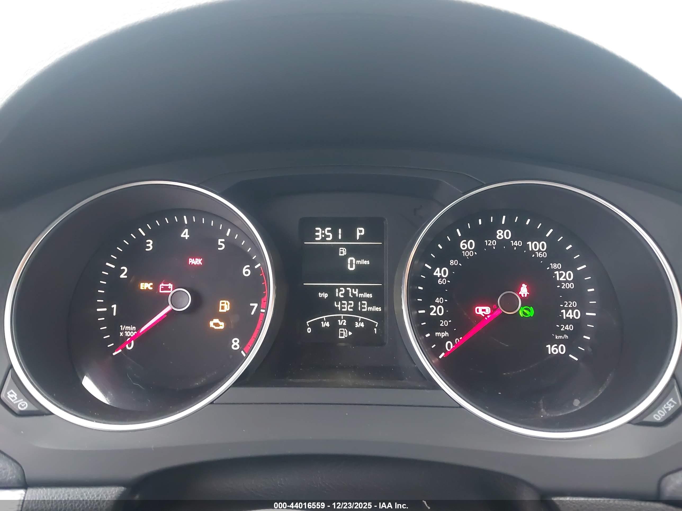VOLKSWAGEN JETTA image 7