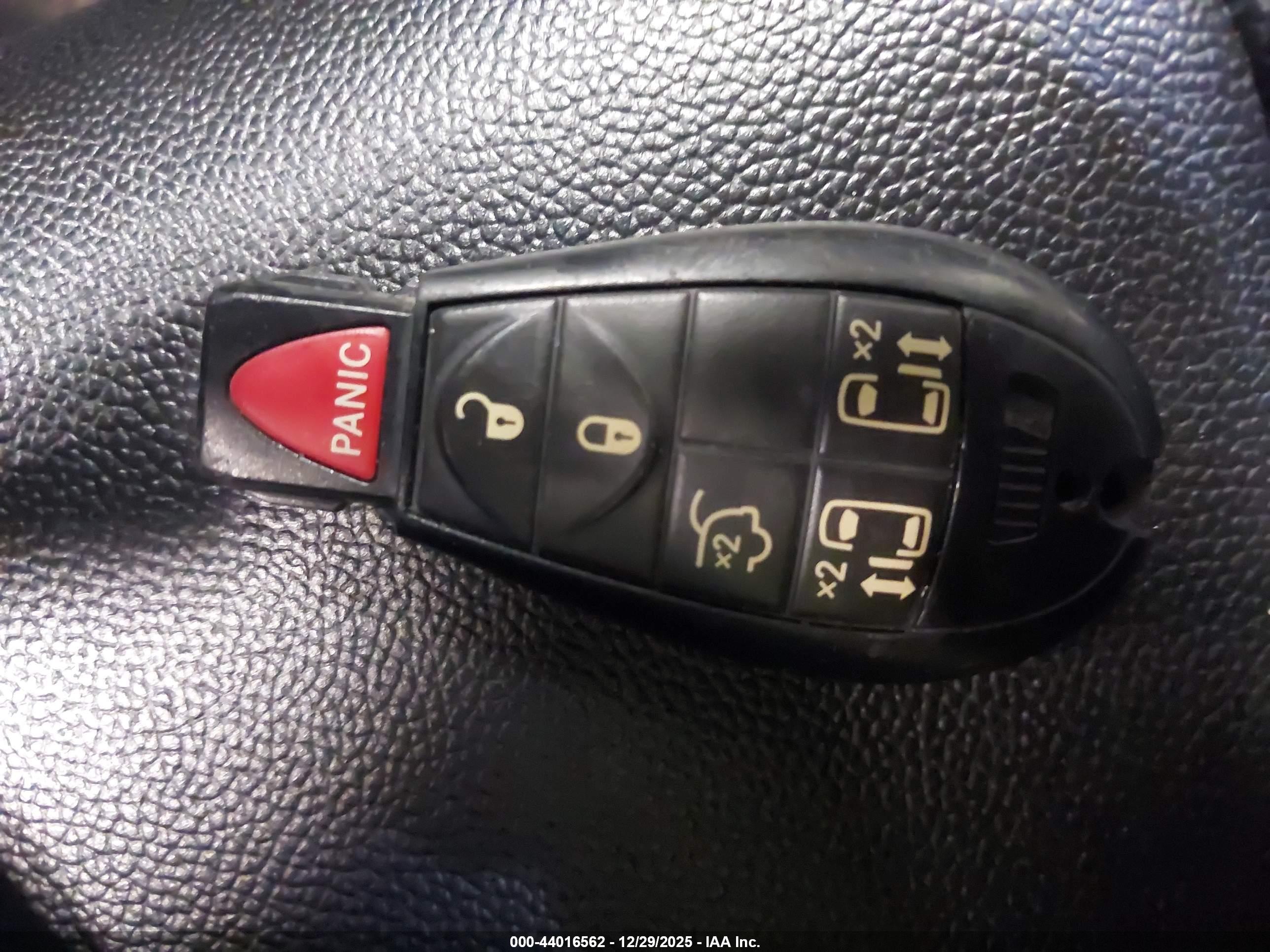 CHRYSLER TOWN image 11