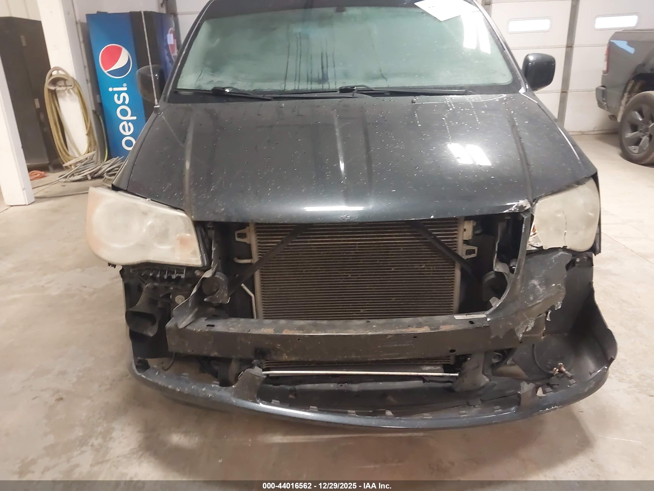 CHRYSLER TOWN image 6