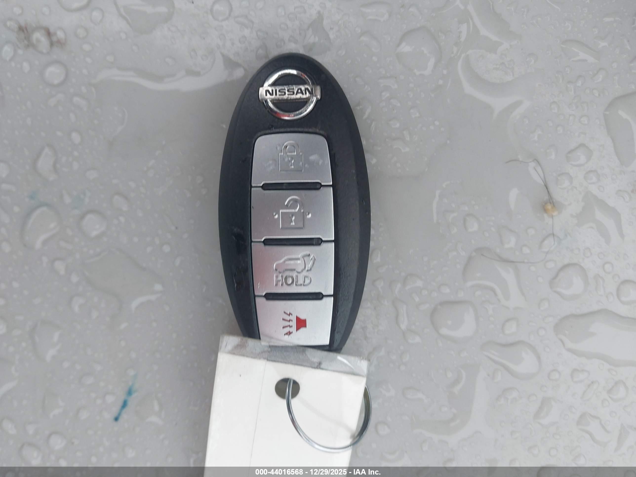NISSAN ROGUE image 11