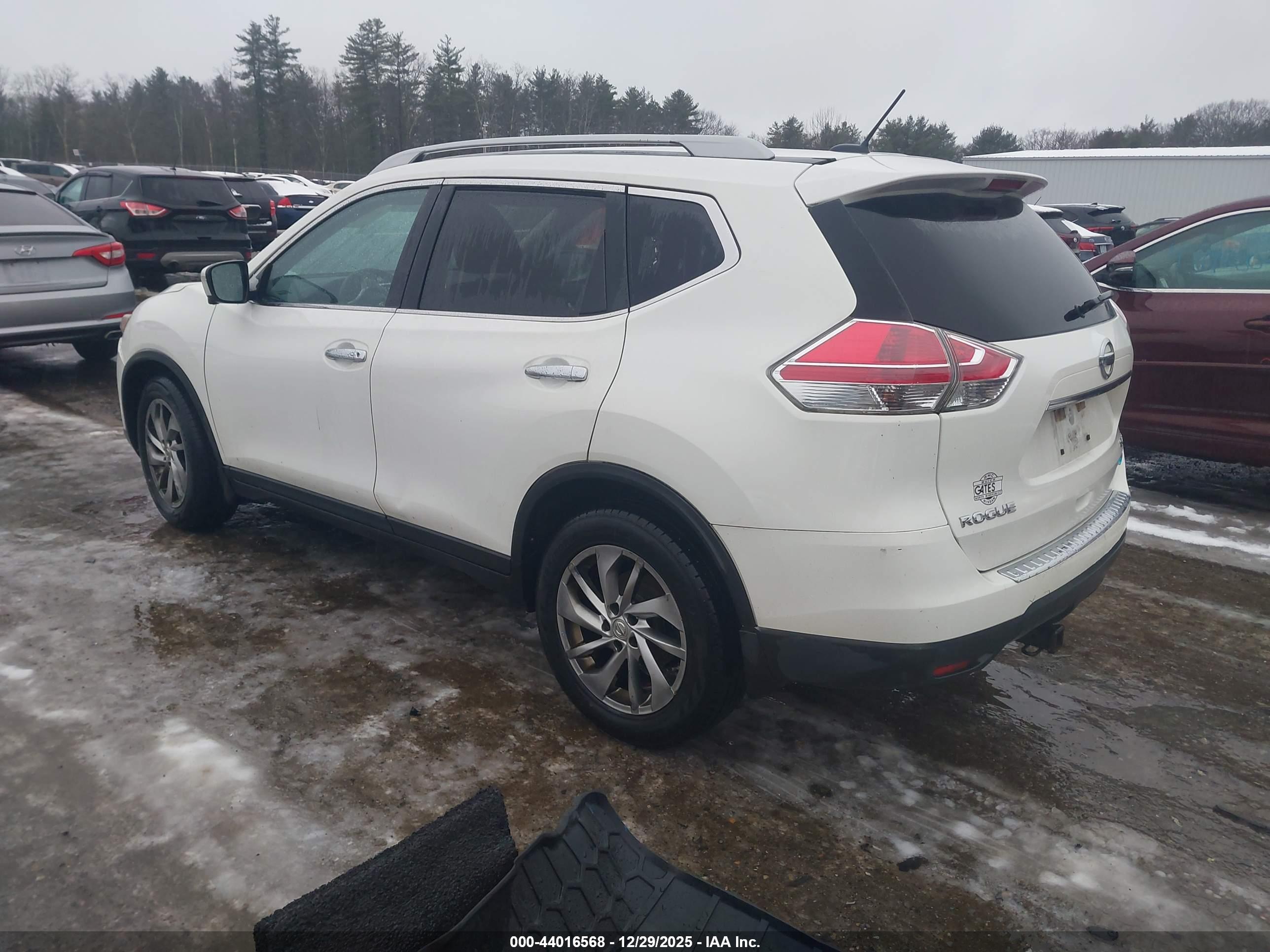 NISSAN ROGUE image 3
