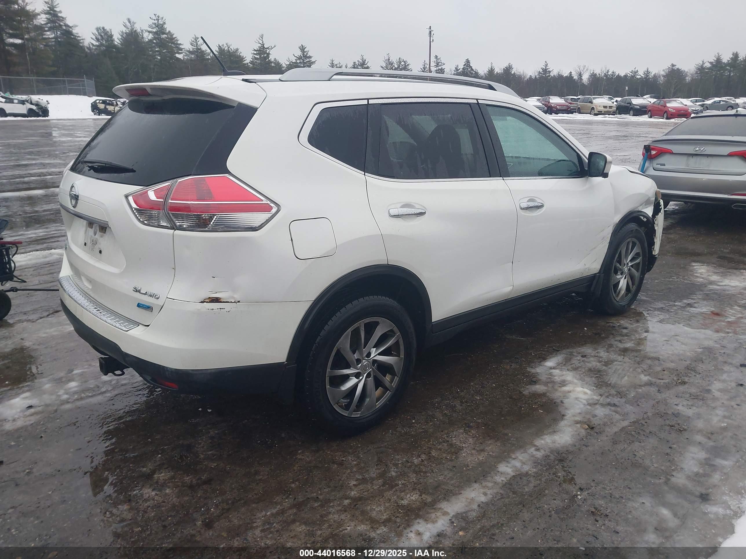 NISSAN ROGUE image 4