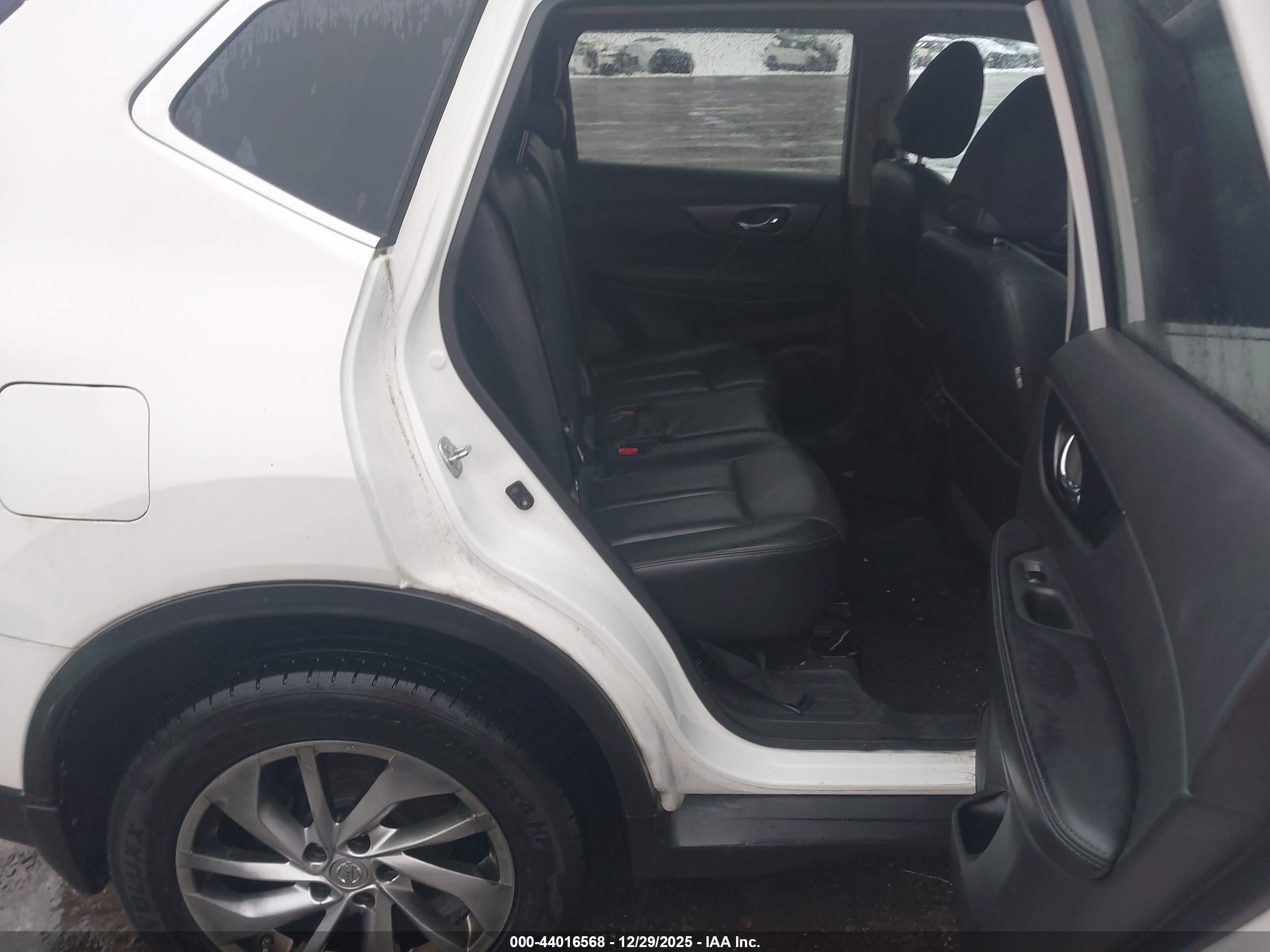 NISSAN ROGUE image 8
