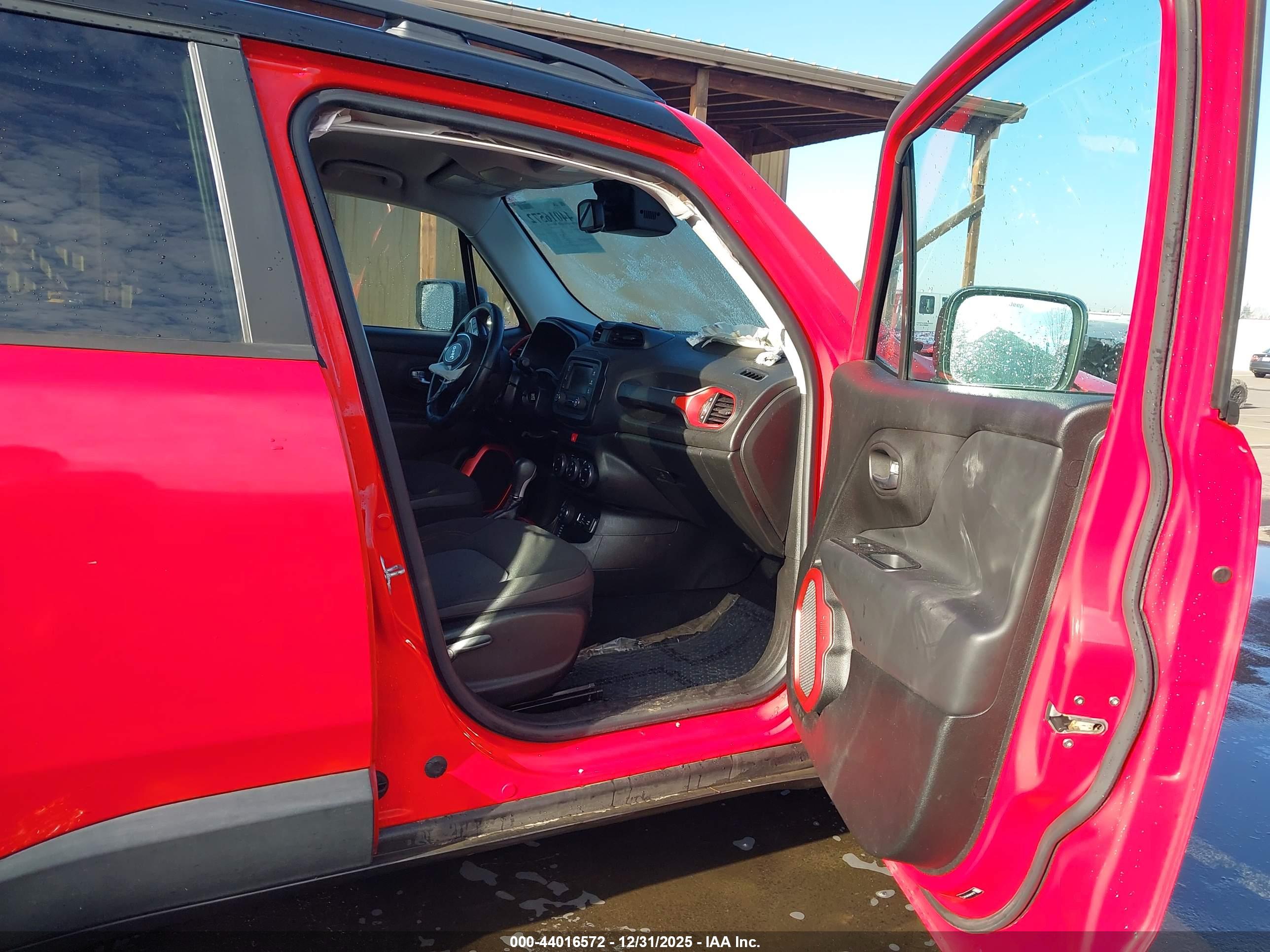 JEEP RENEGADE image 5