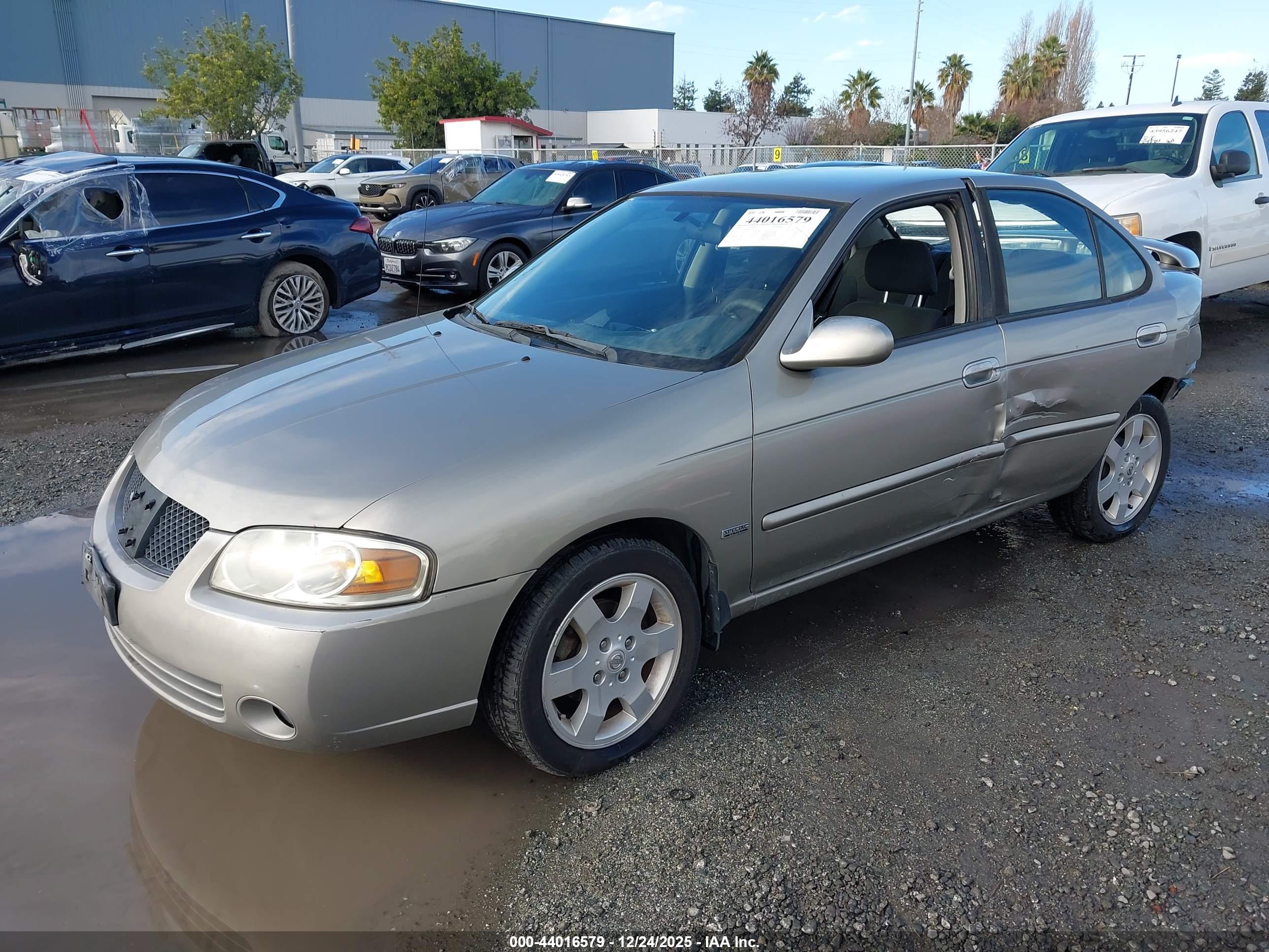 NISSAN SENTRA image 2