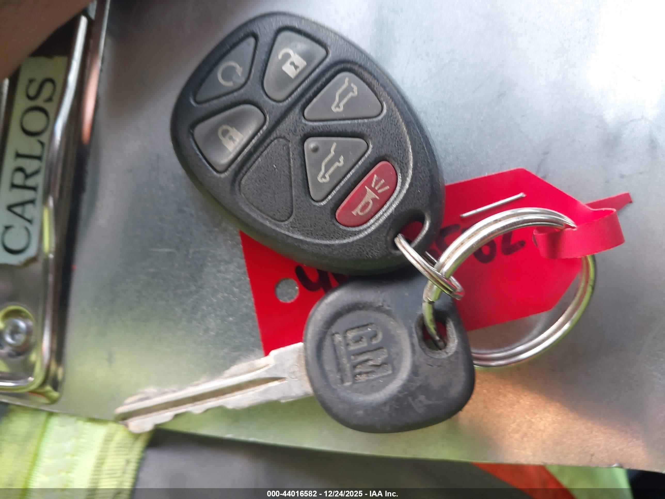 GMC YUKON image 11