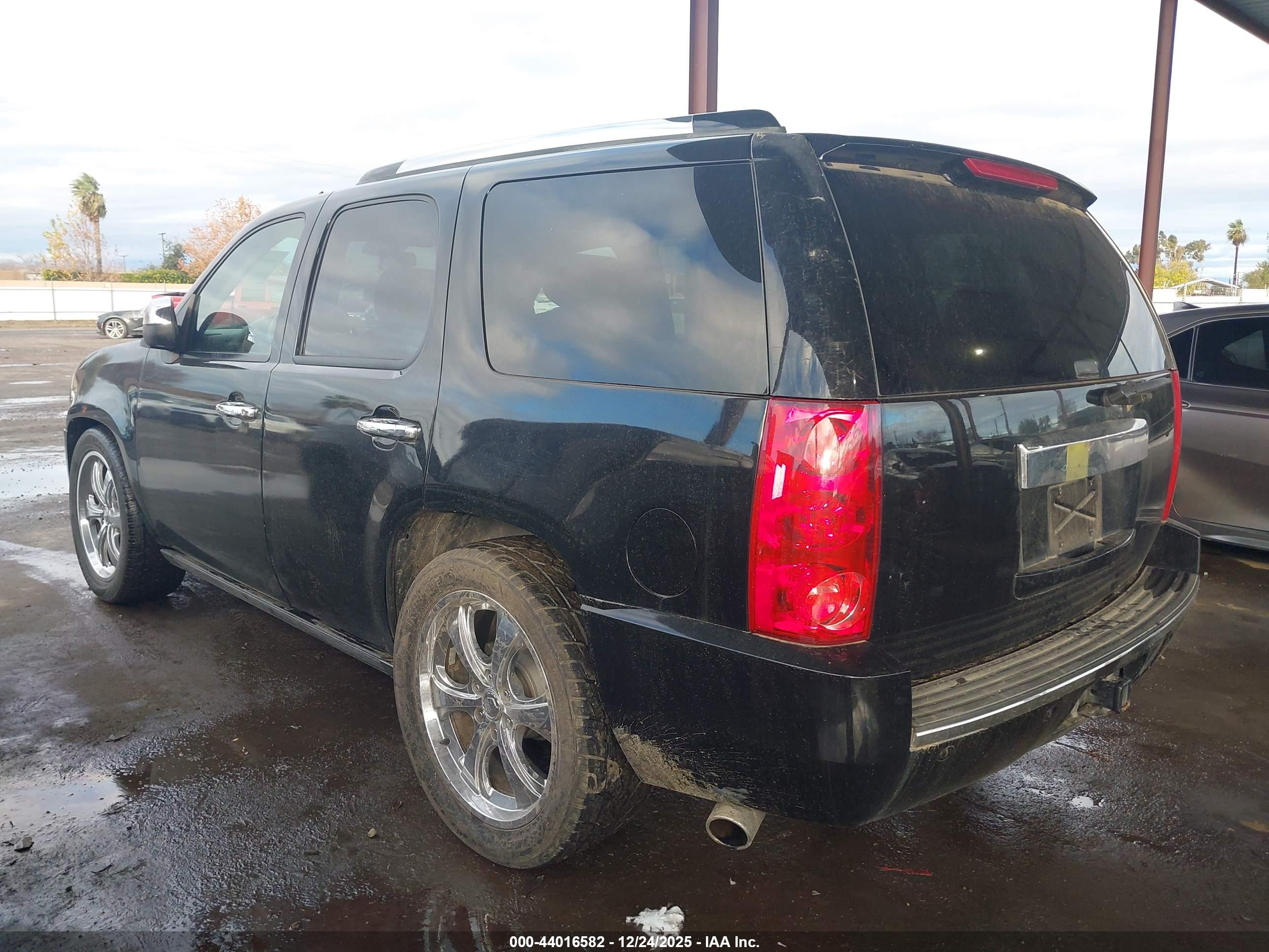 GMC YUKON image 3