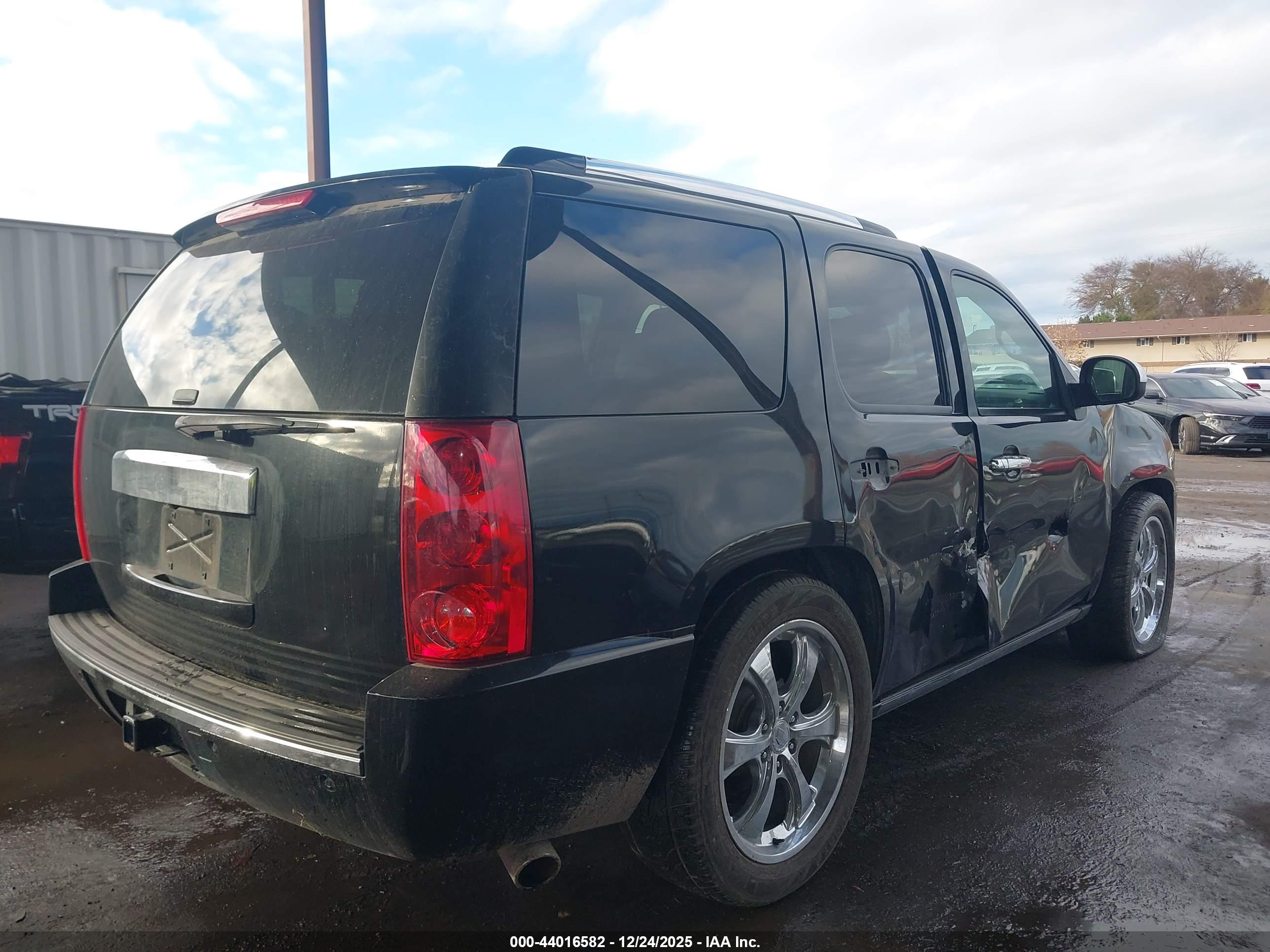 GMC YUKON image 4