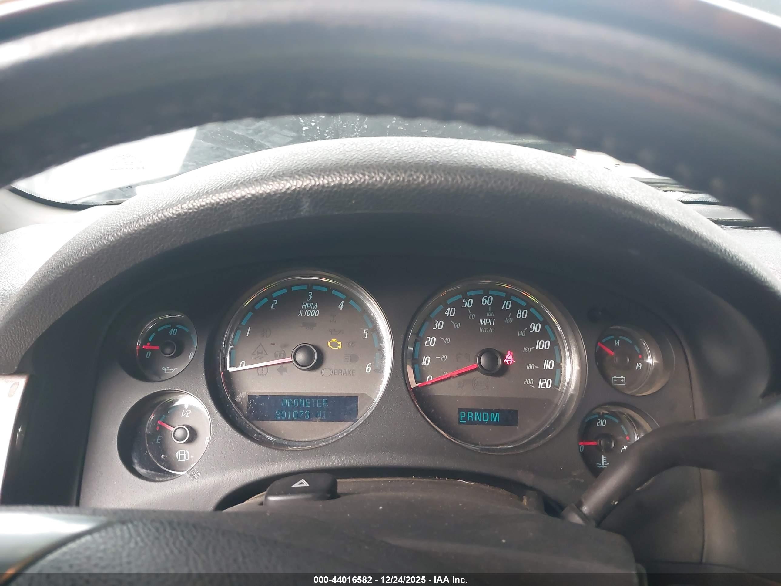GMC YUKON image 7
