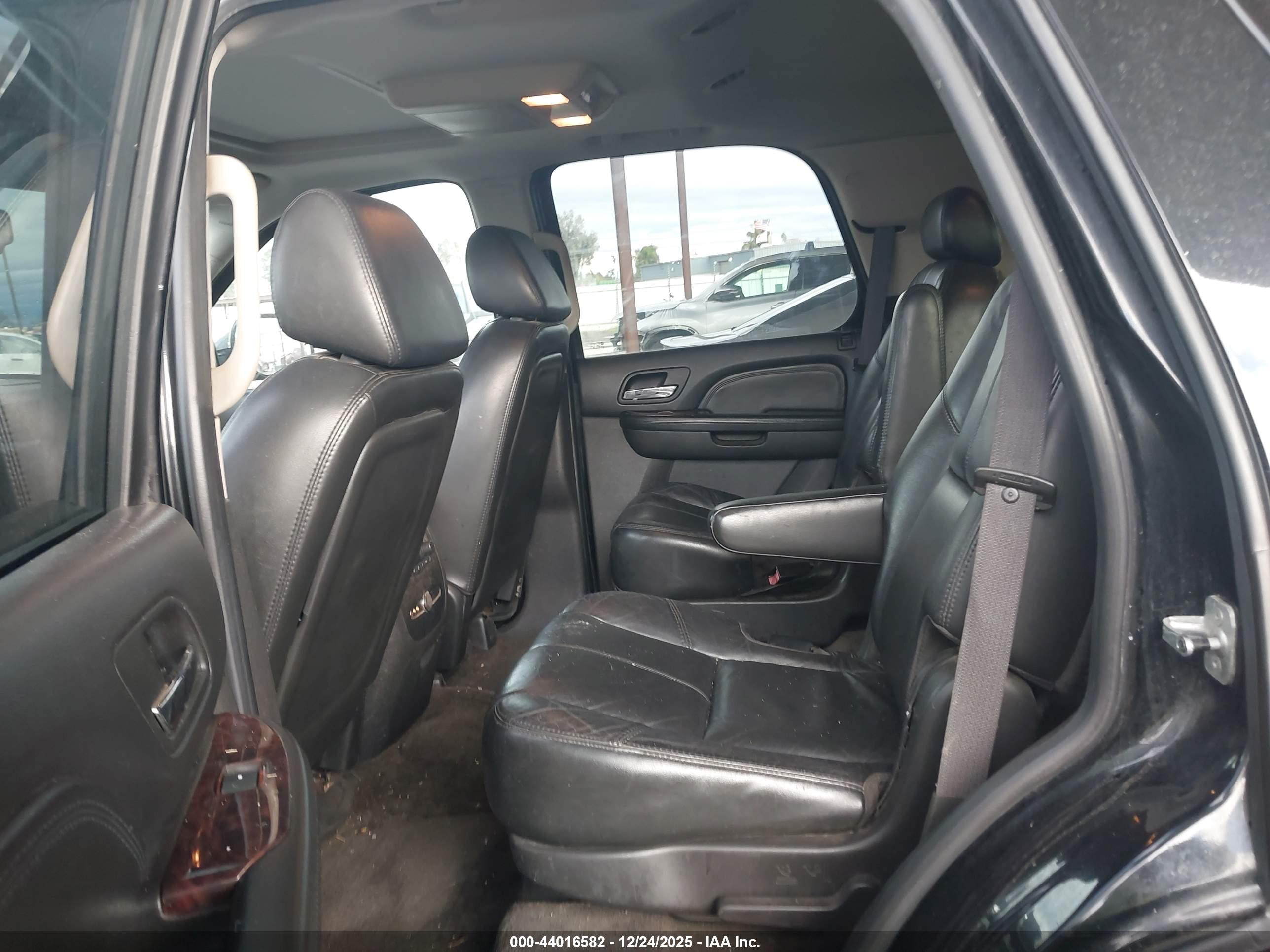 GMC YUKON image 8