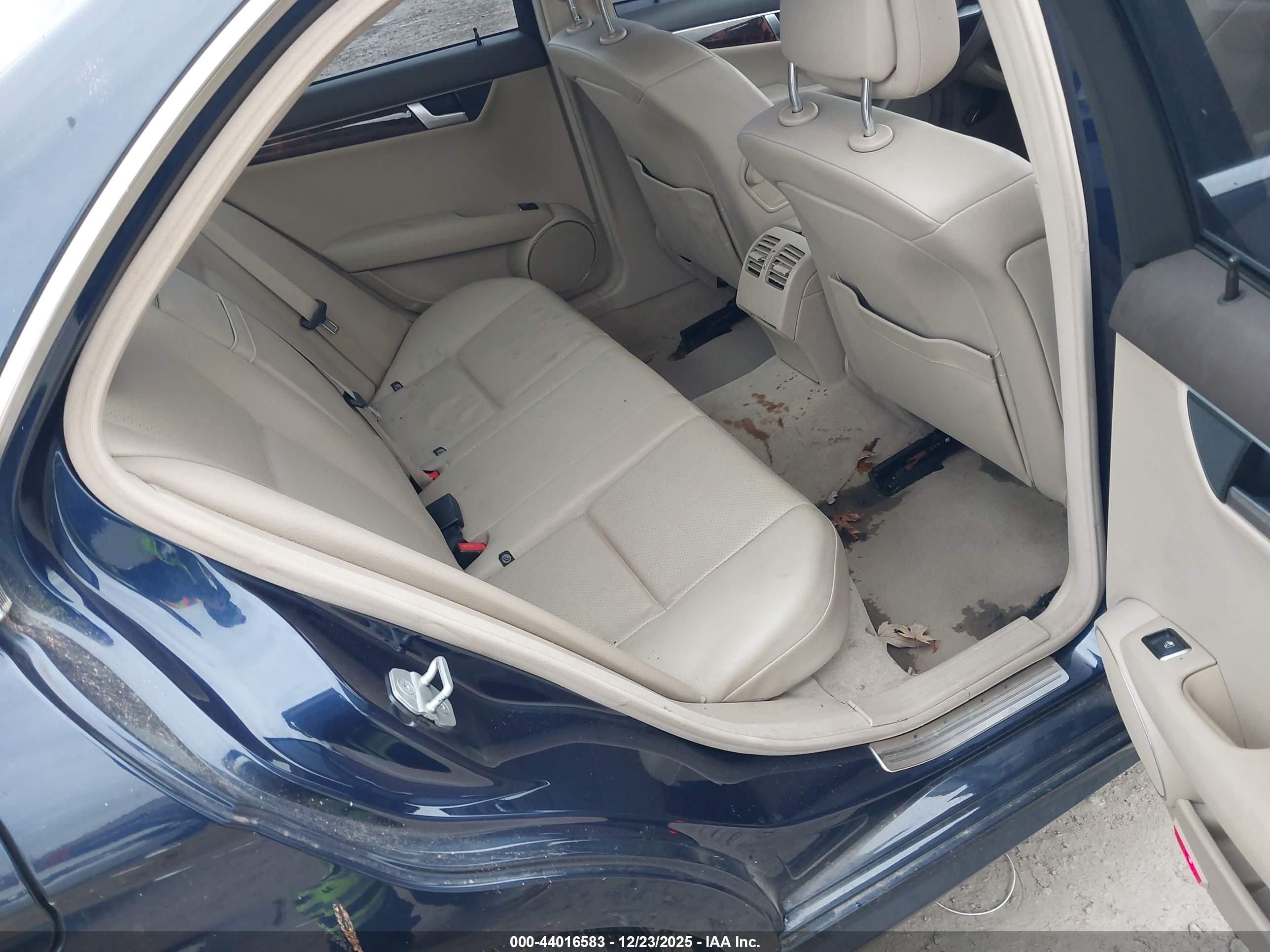 MERCEDES-BENZ C image 8