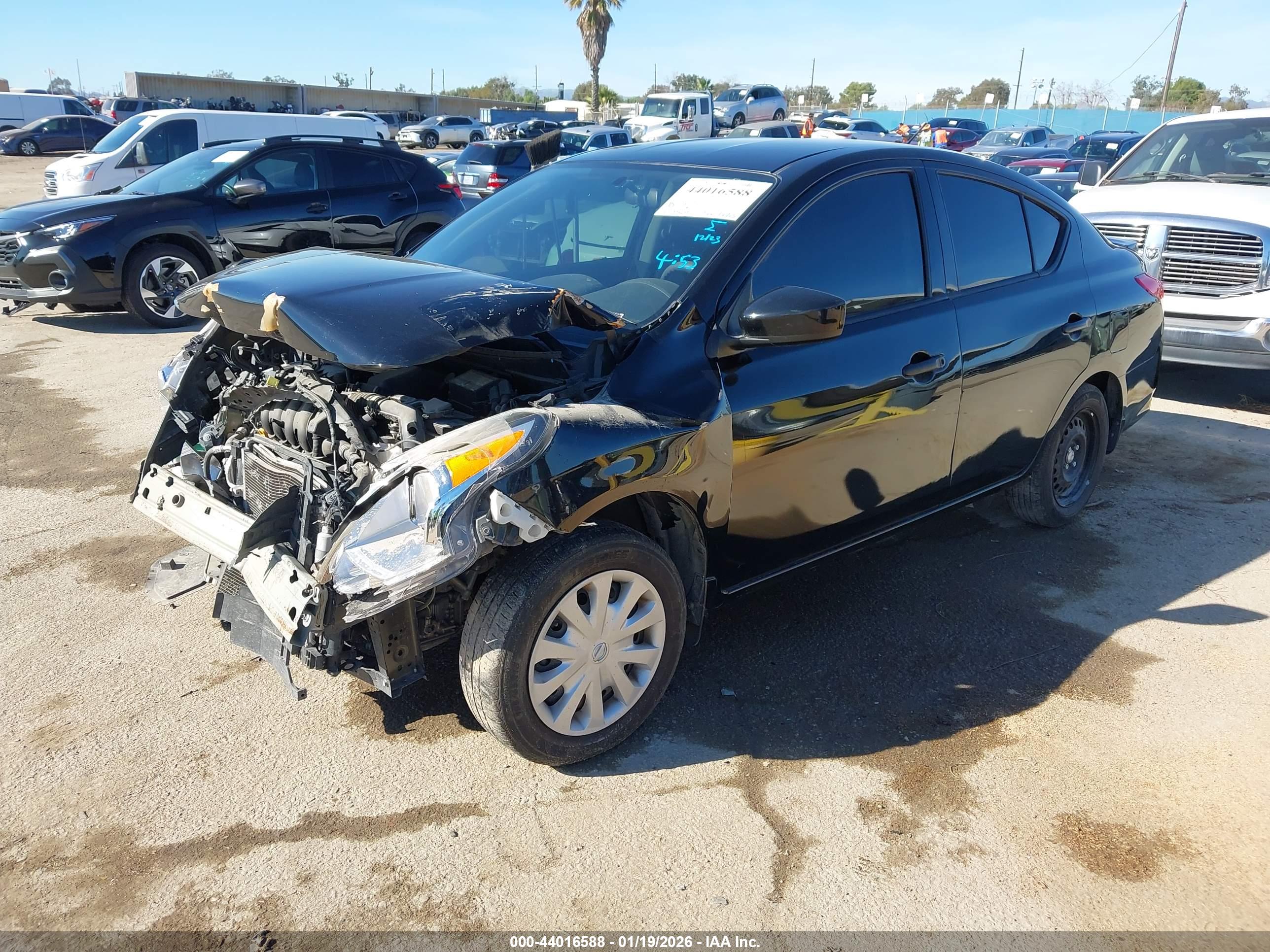 NISSAN VERSA image 2