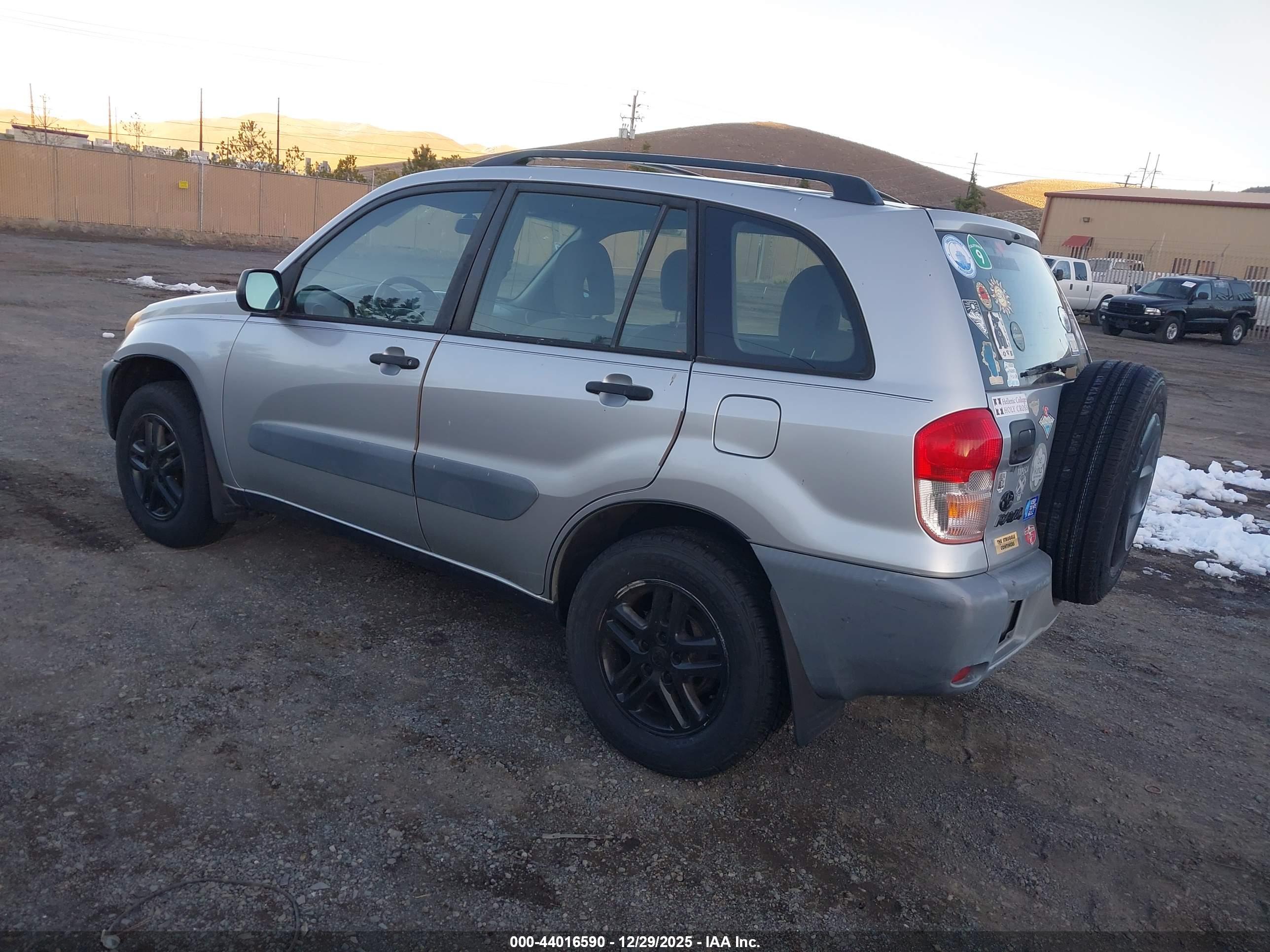 TOYOTA RAV4 image 3