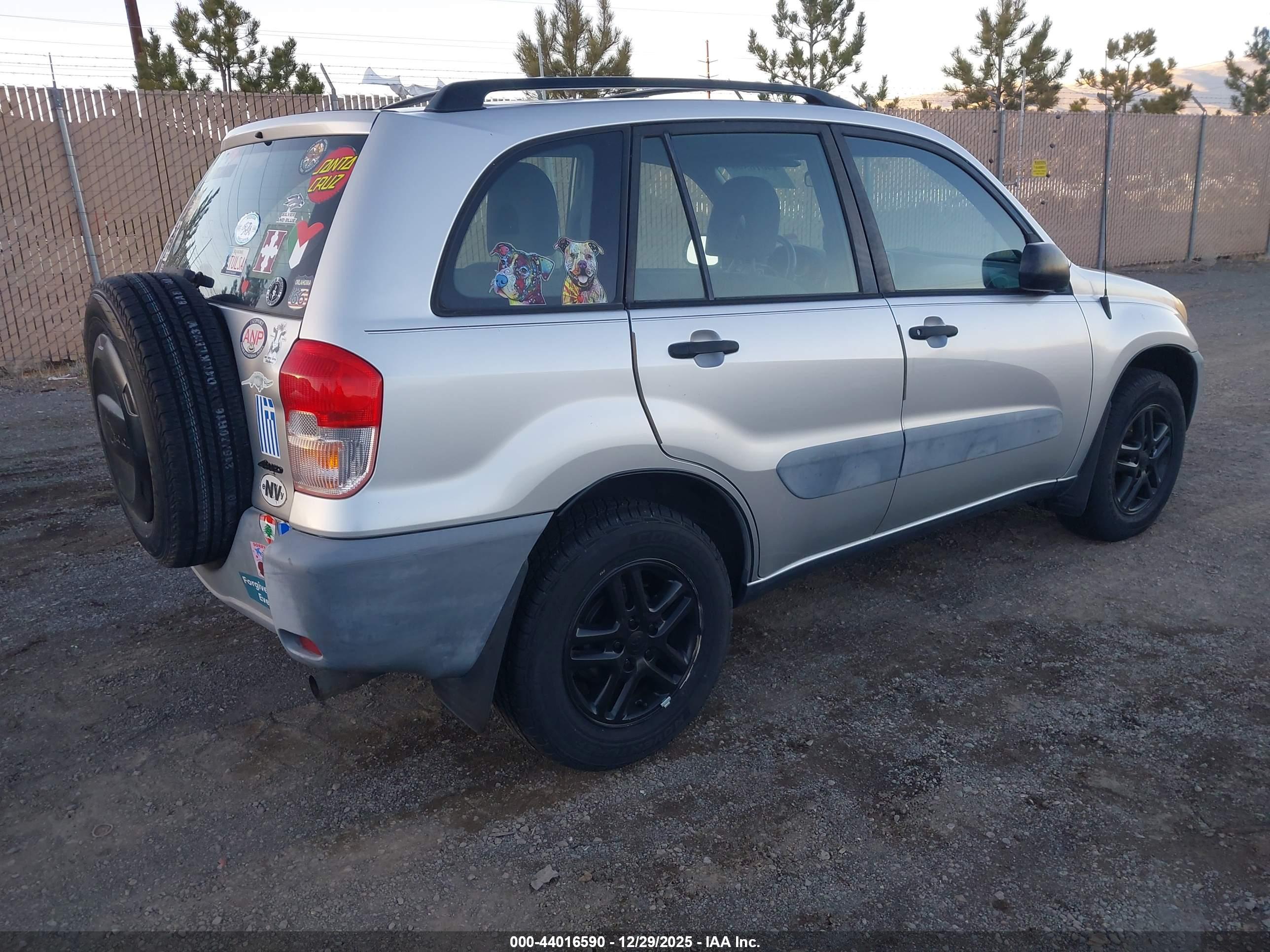 TOYOTA RAV4 image 4