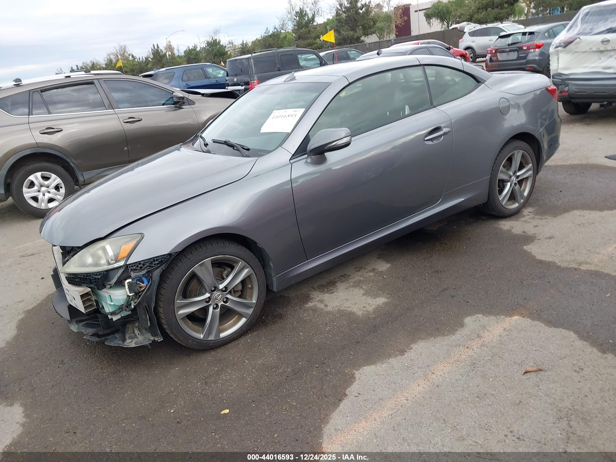 LEXUS IS image 2