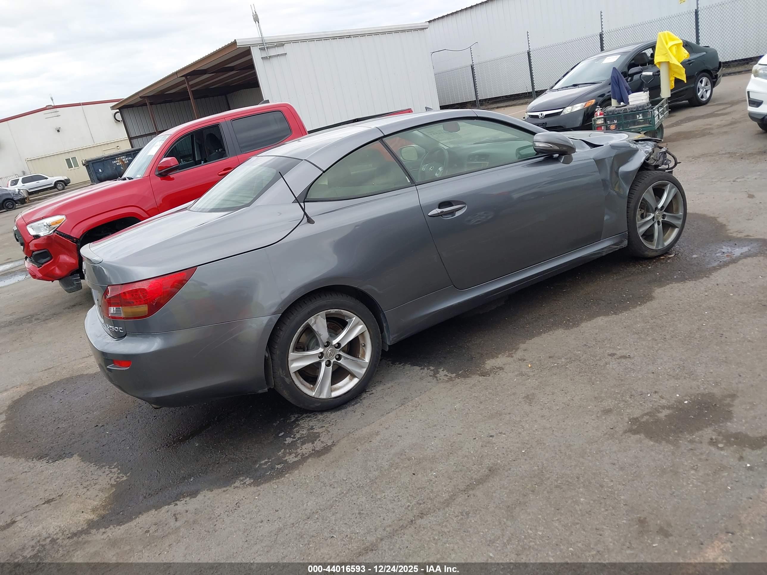 LEXUS IS image 4