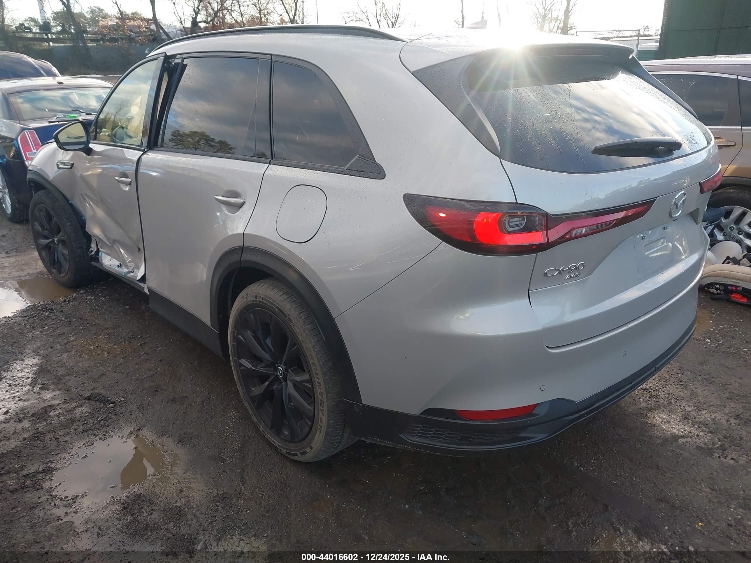 MAZDA CX-90 image 3