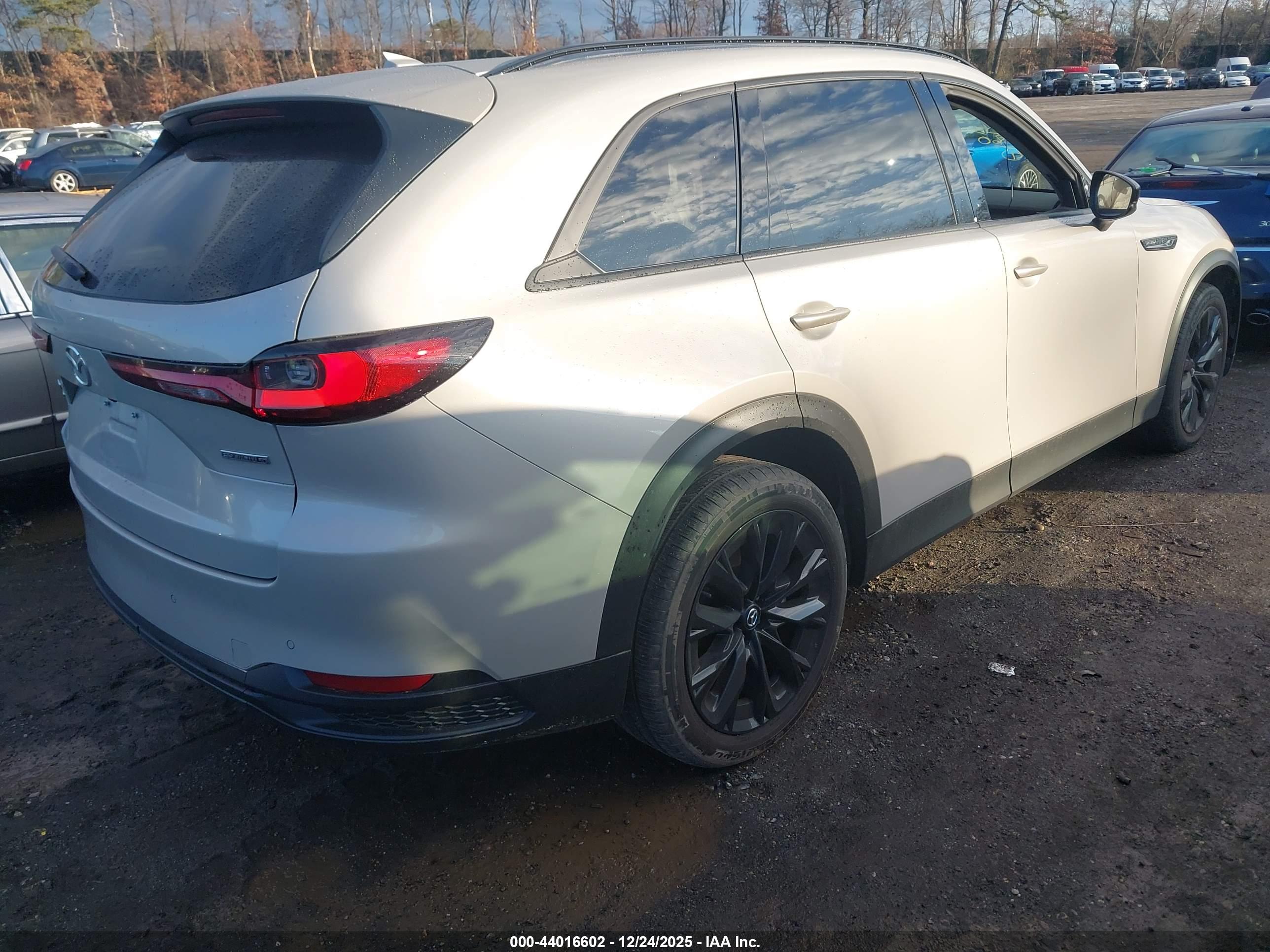 MAZDA CX-90 image 4