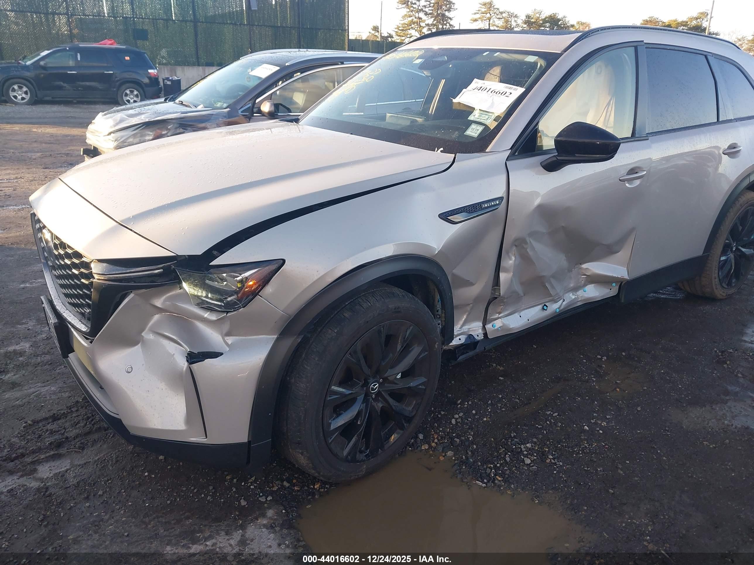 MAZDA CX-90 image 6