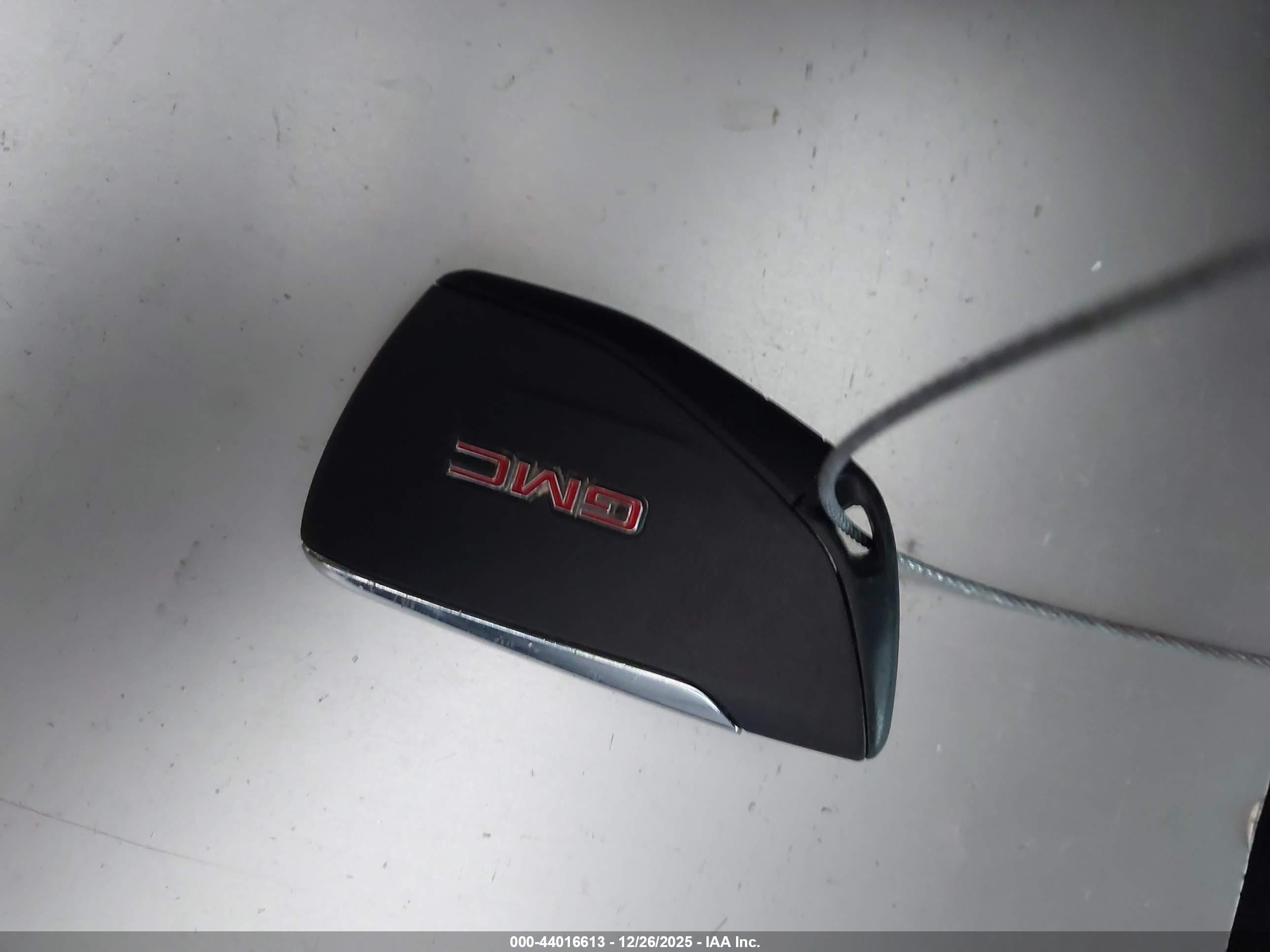 GMC SIERRA image 11