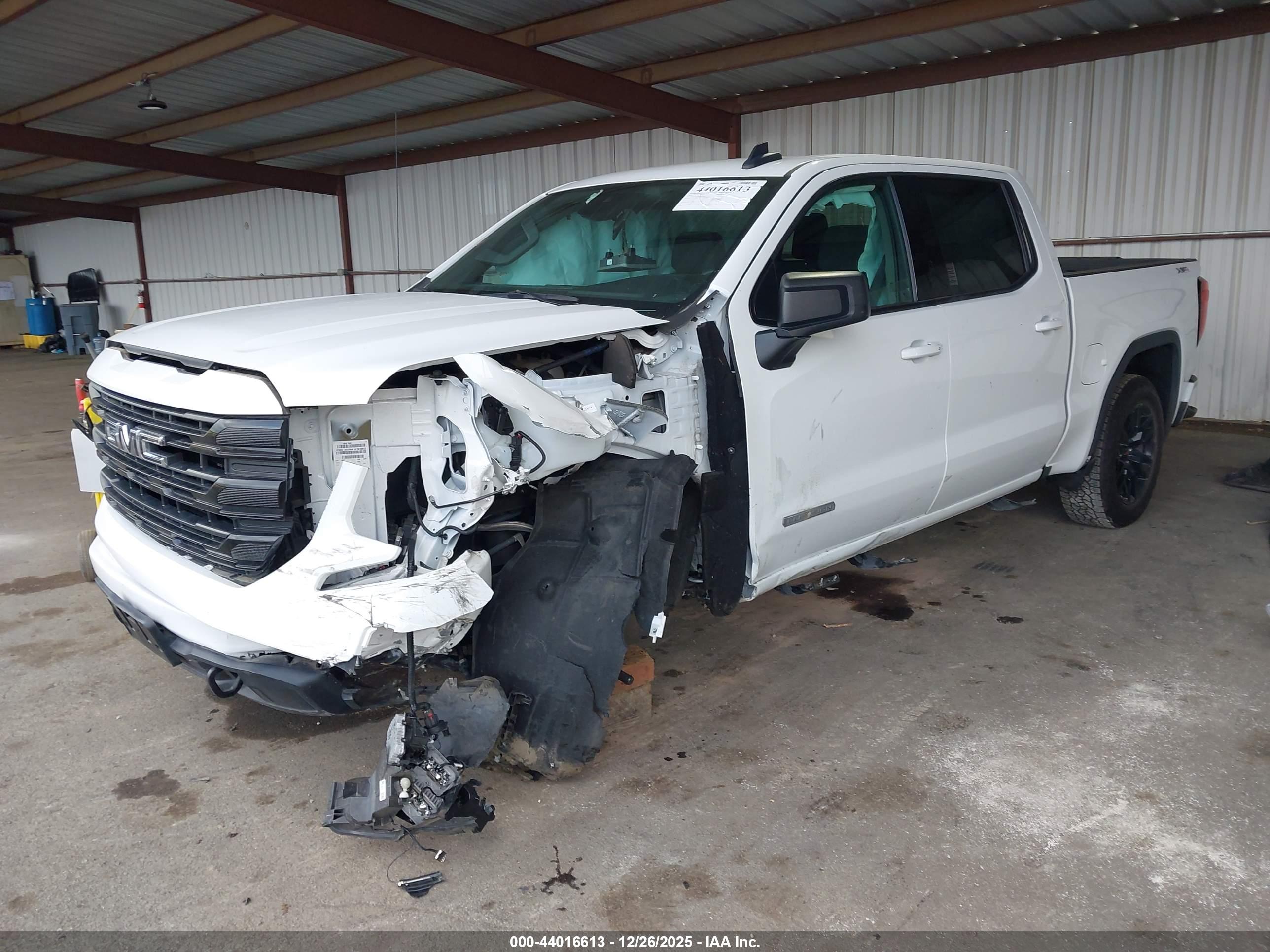 GMC SIERRA image 2