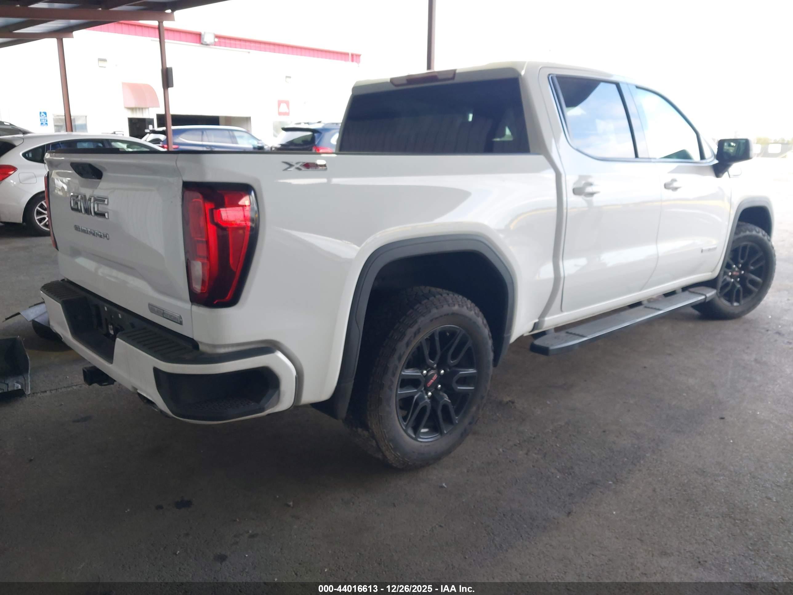 GMC SIERRA image 4