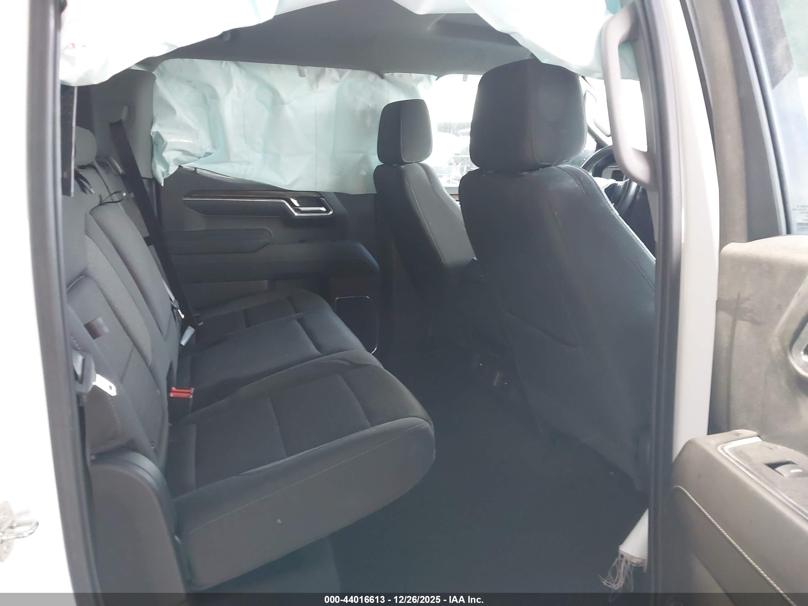 GMC SIERRA image 8