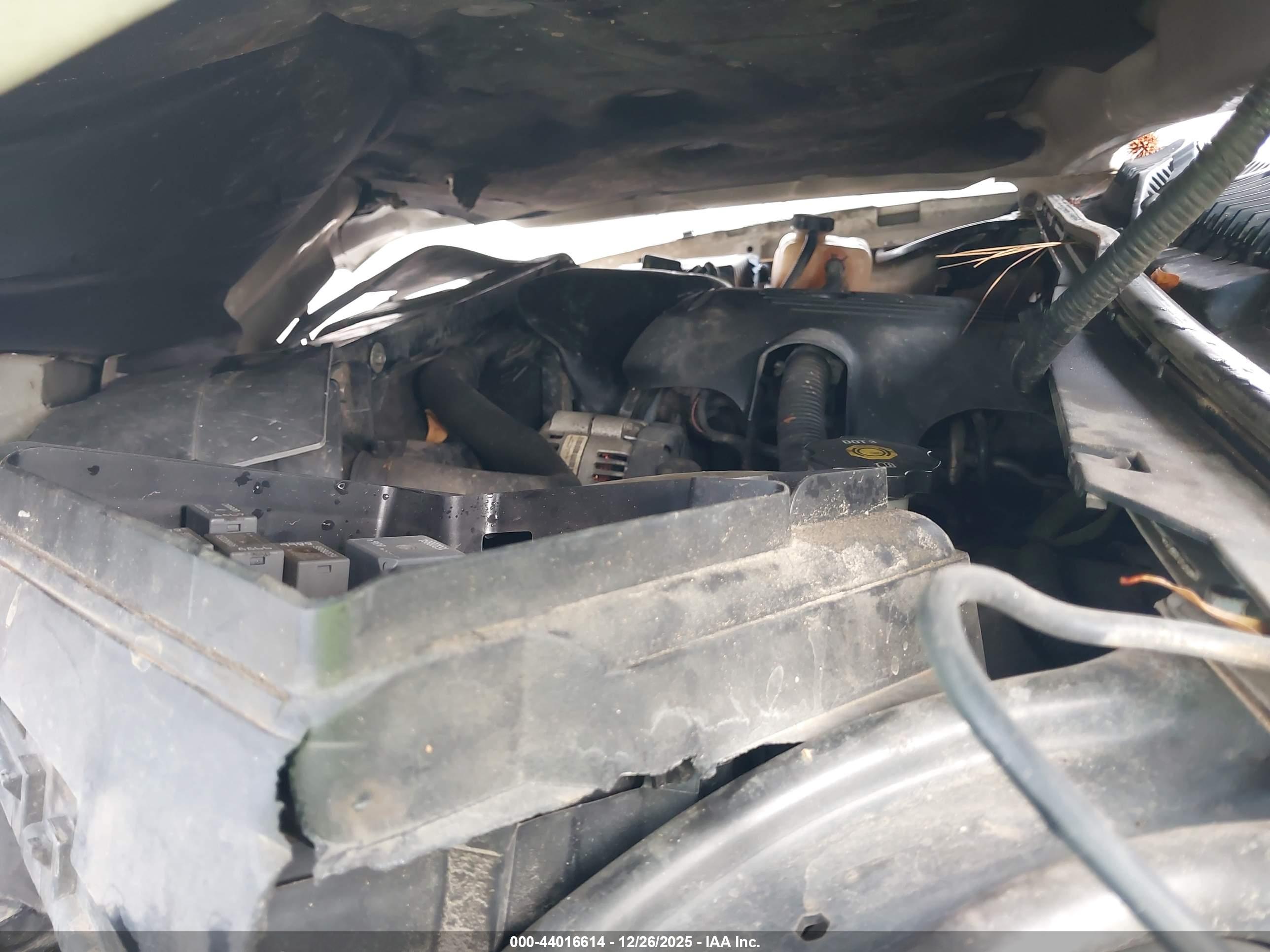 CHEVROLET SILVERADO image 10