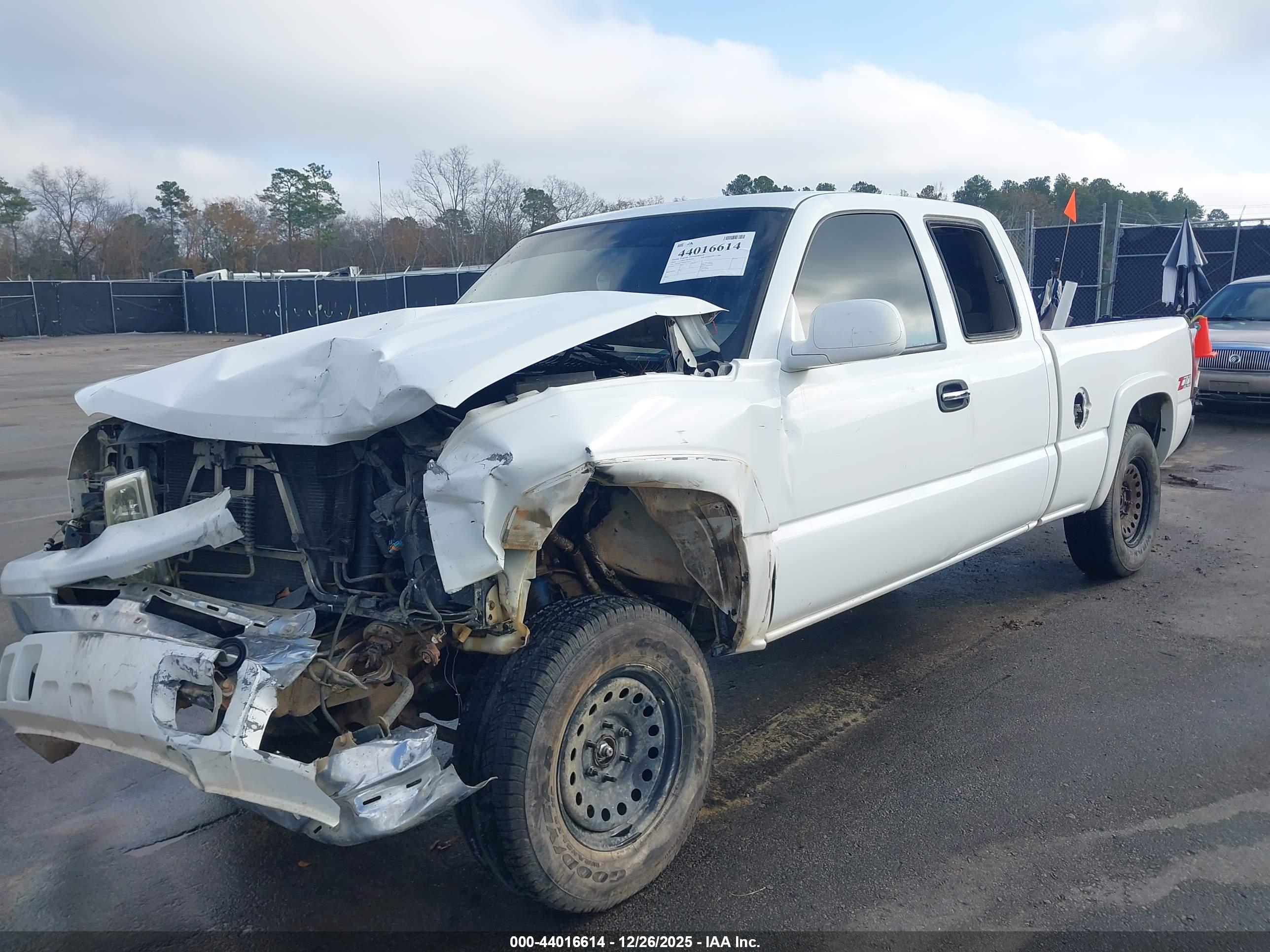 CHEVROLET SILVERADO image 2