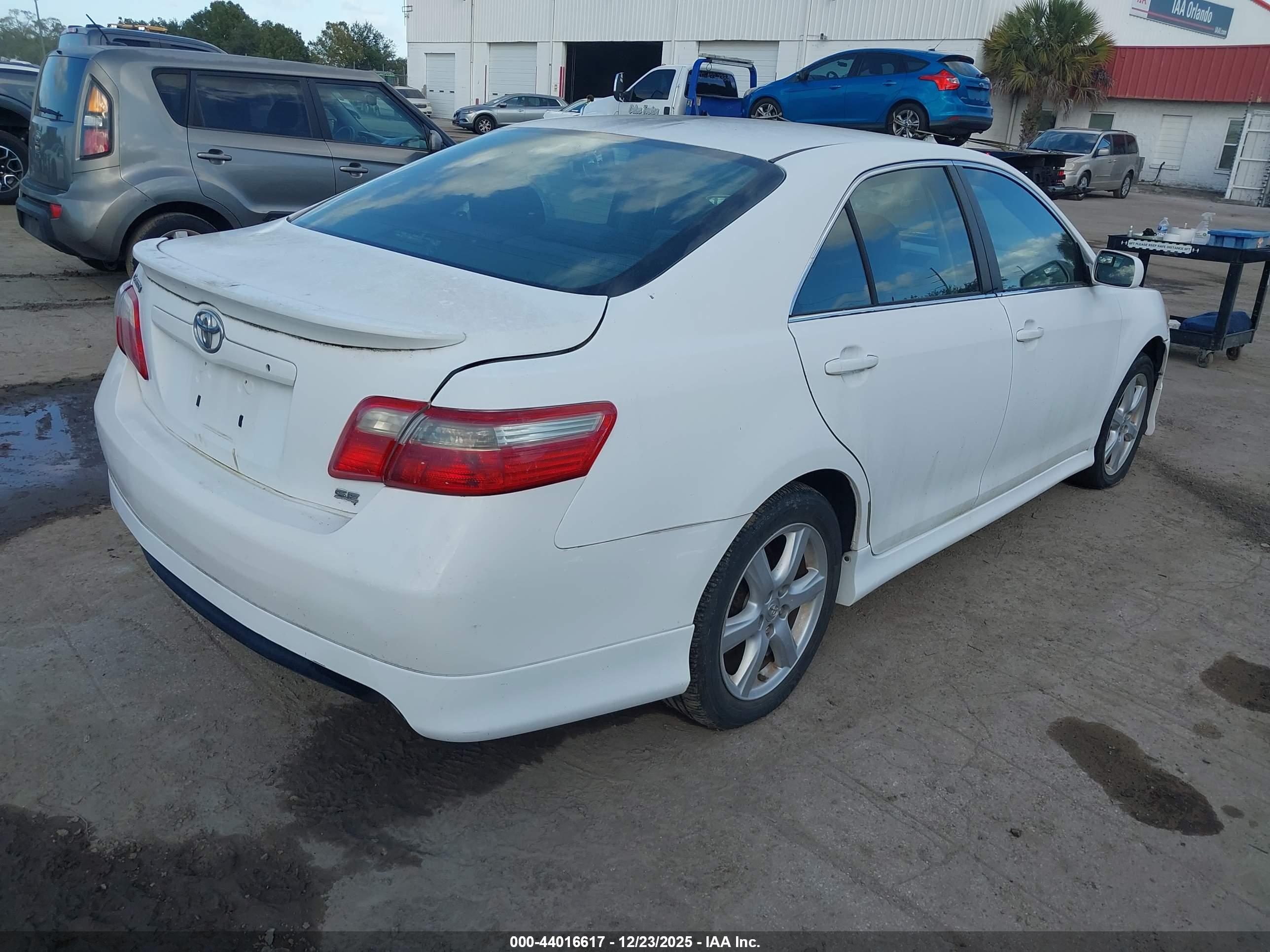 TOYOTA CAMRY image 4