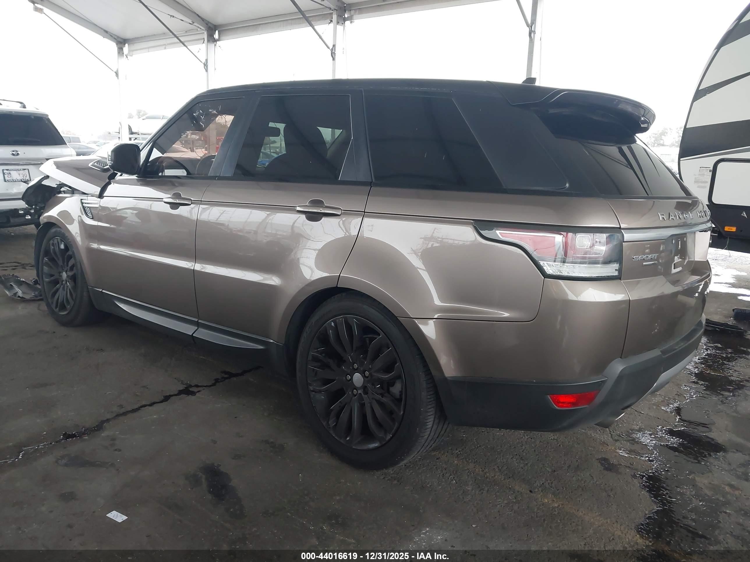 LAND ROVER image 3