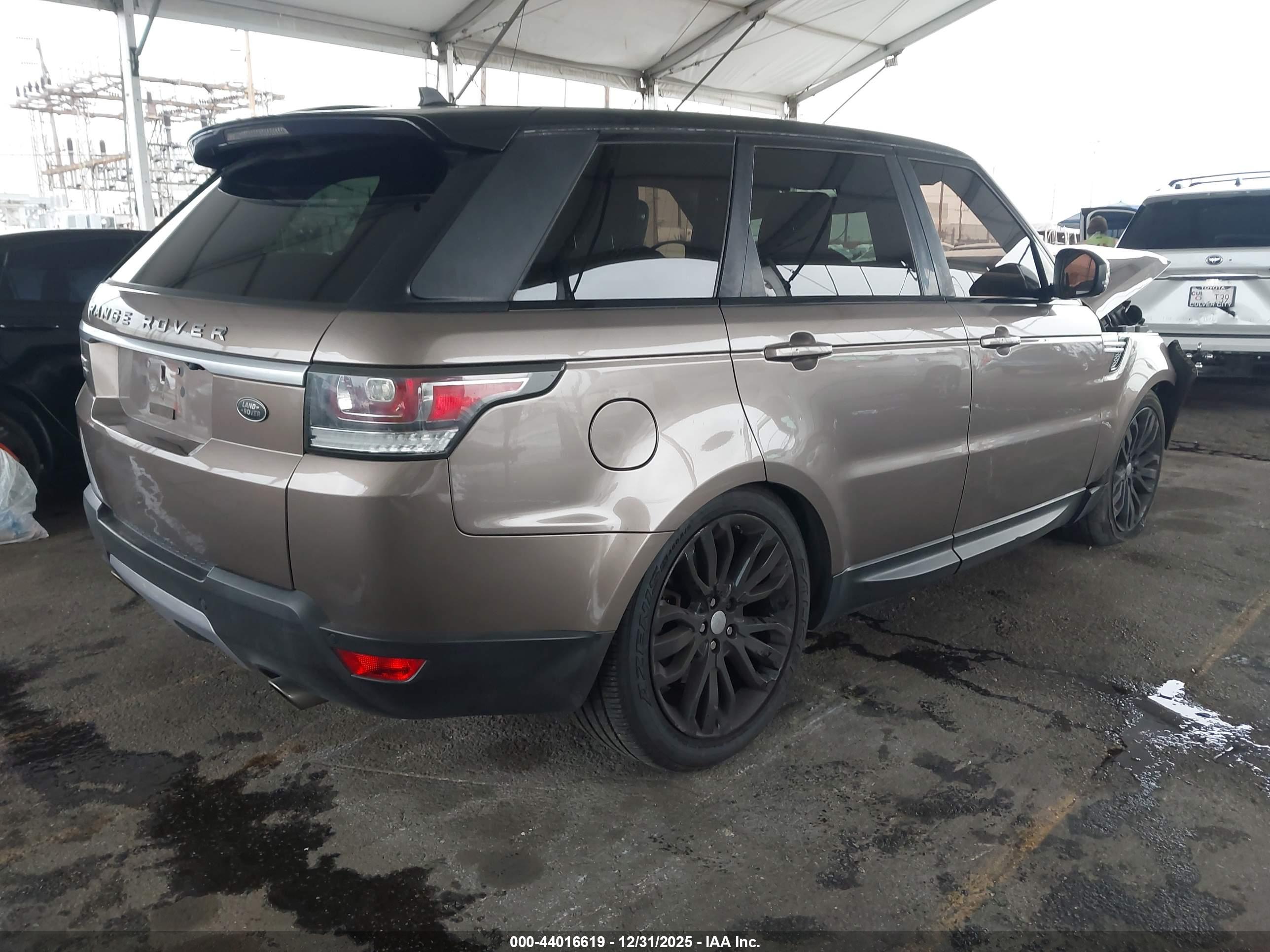 LAND ROVER image 4