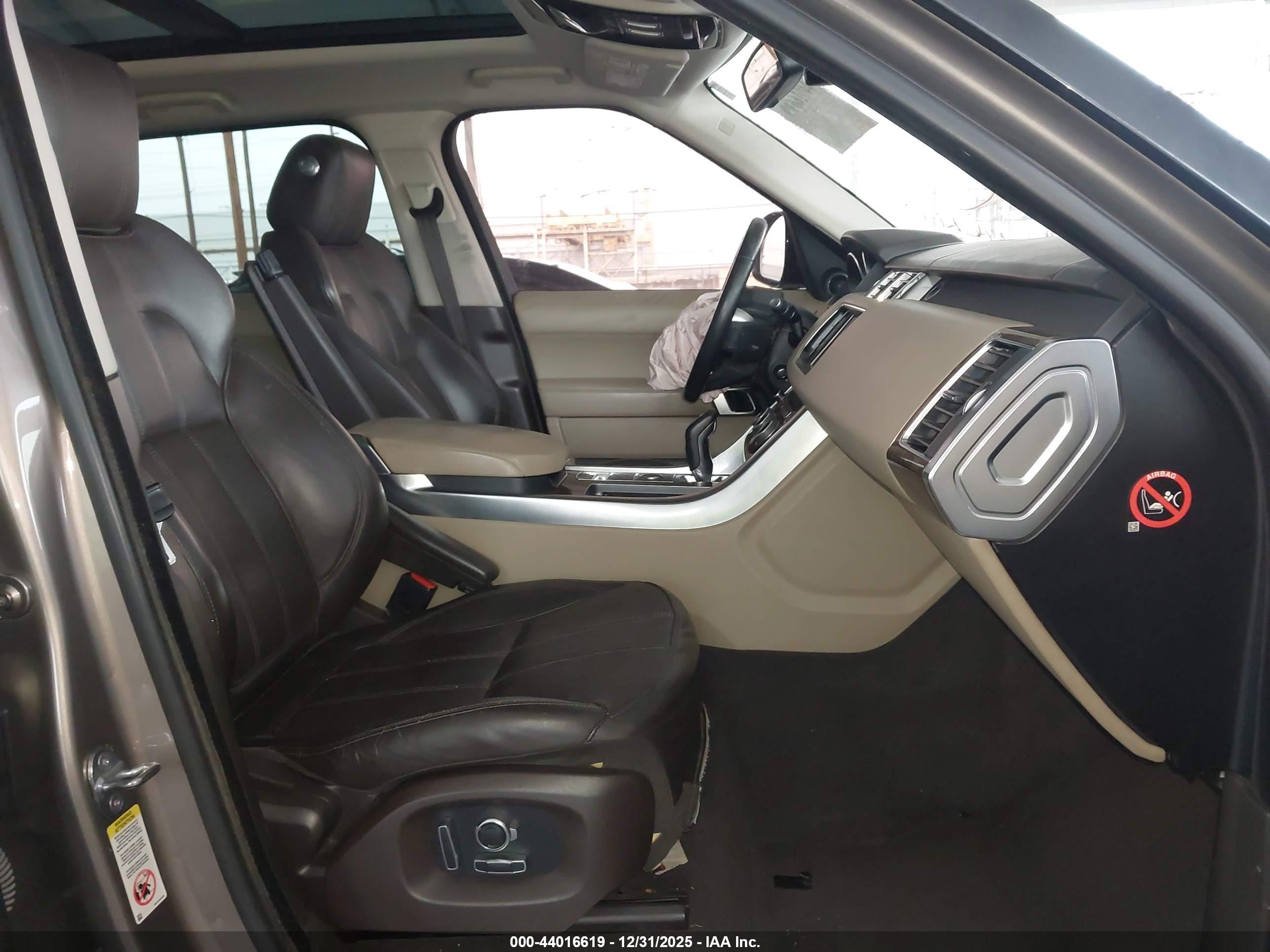 LAND ROVER image 5