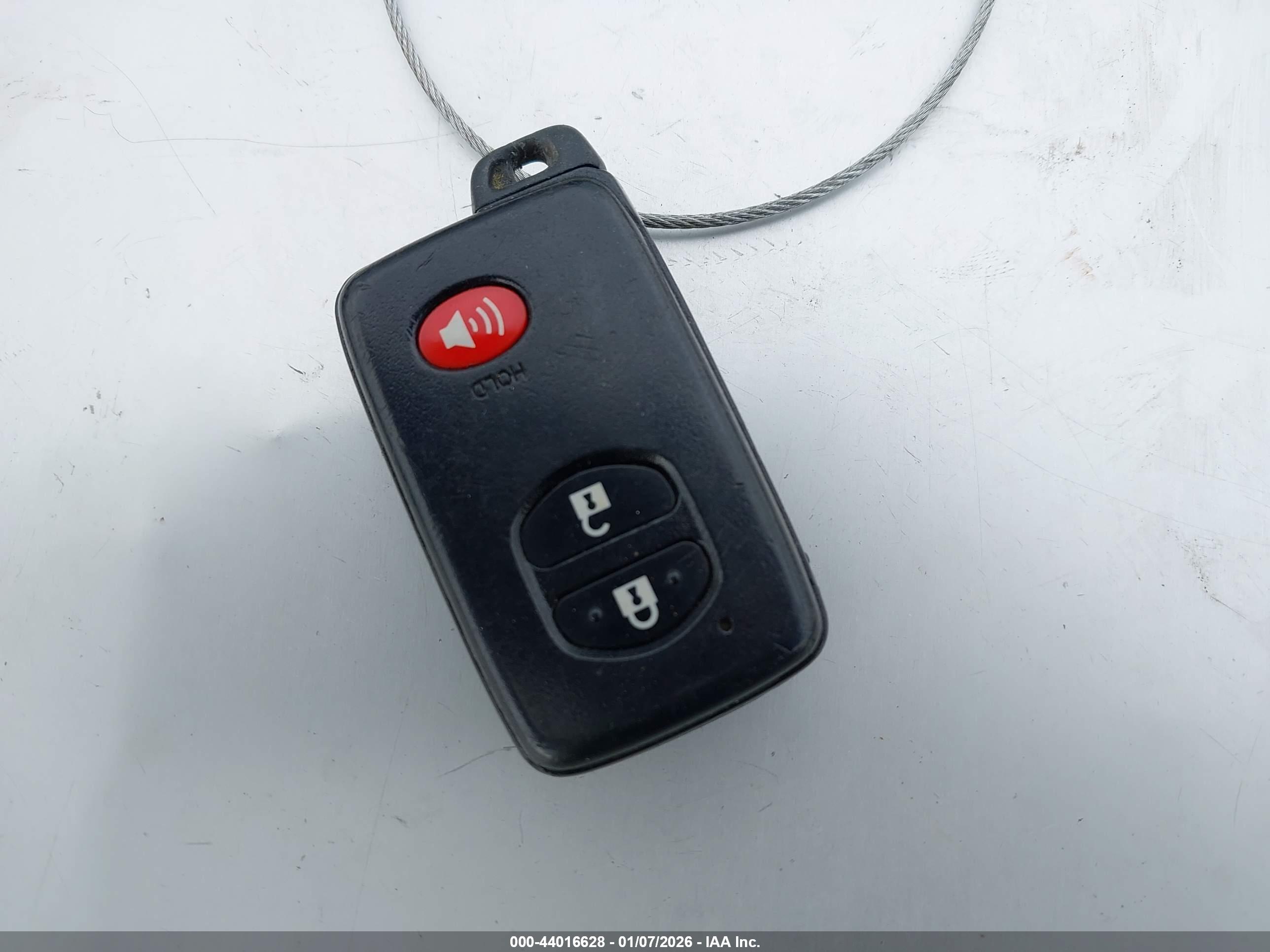 TOYOTA PRIUS image 11