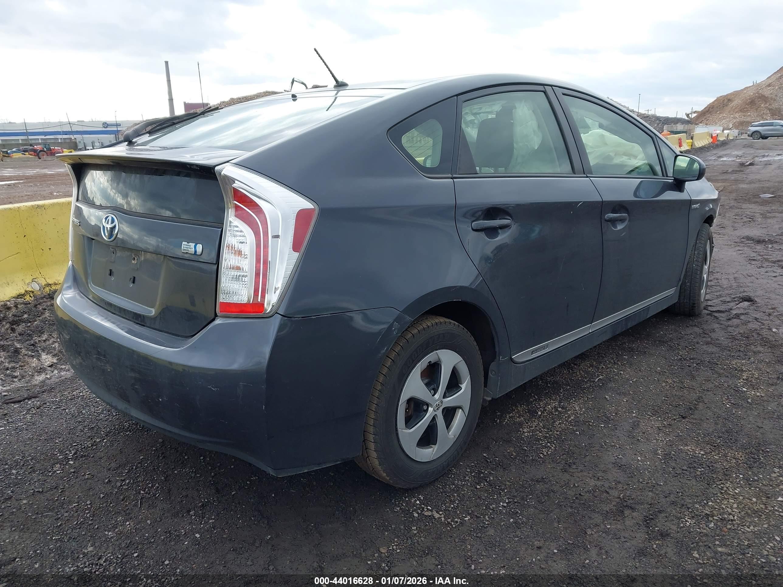TOYOTA PRIUS image 4
