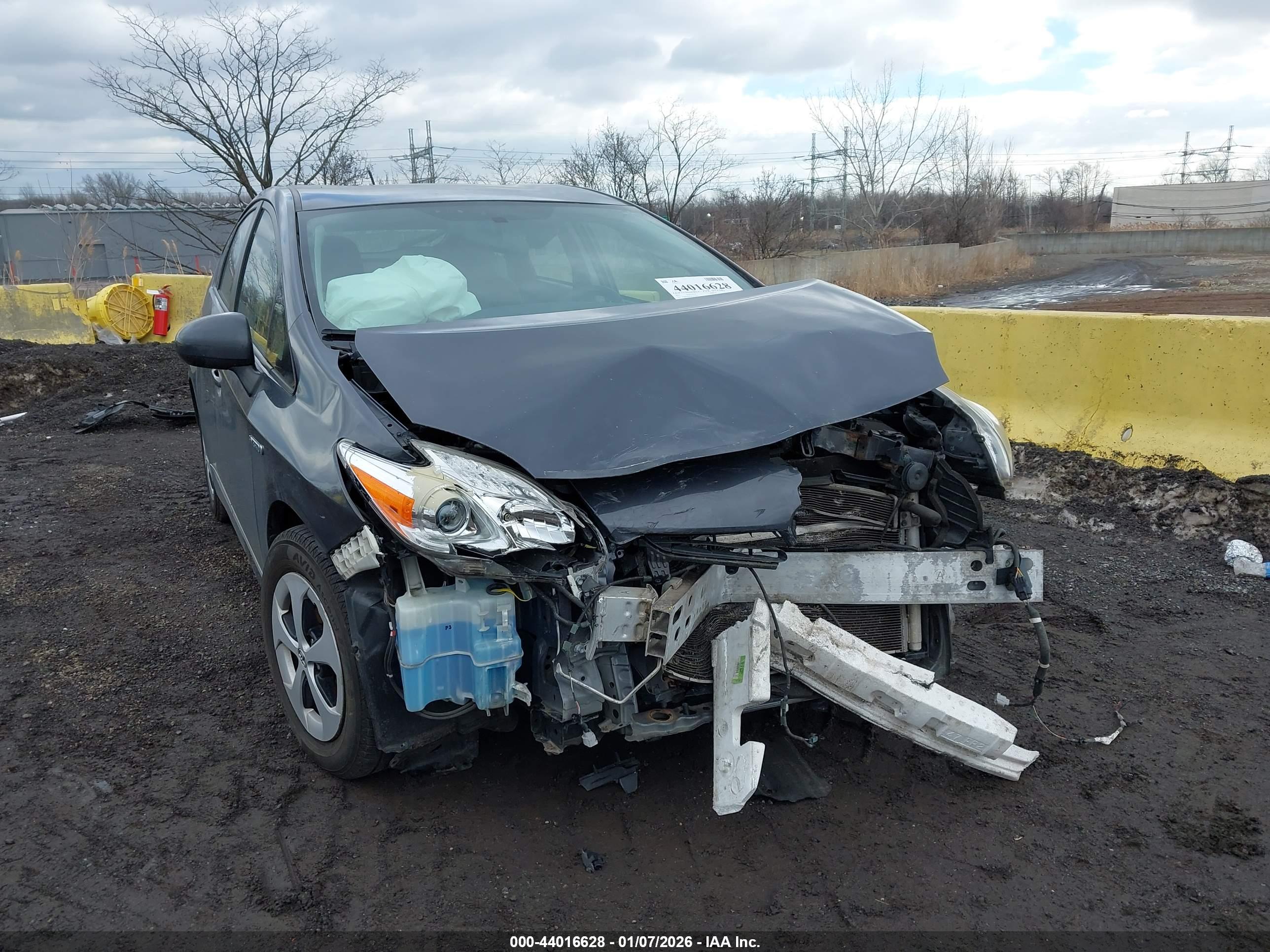 TOYOTA PRIUS image 6