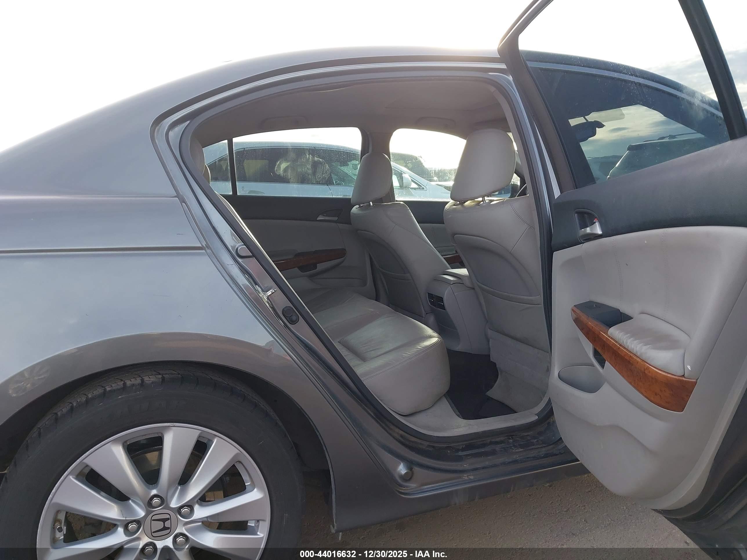 HONDA ACCORD image 8