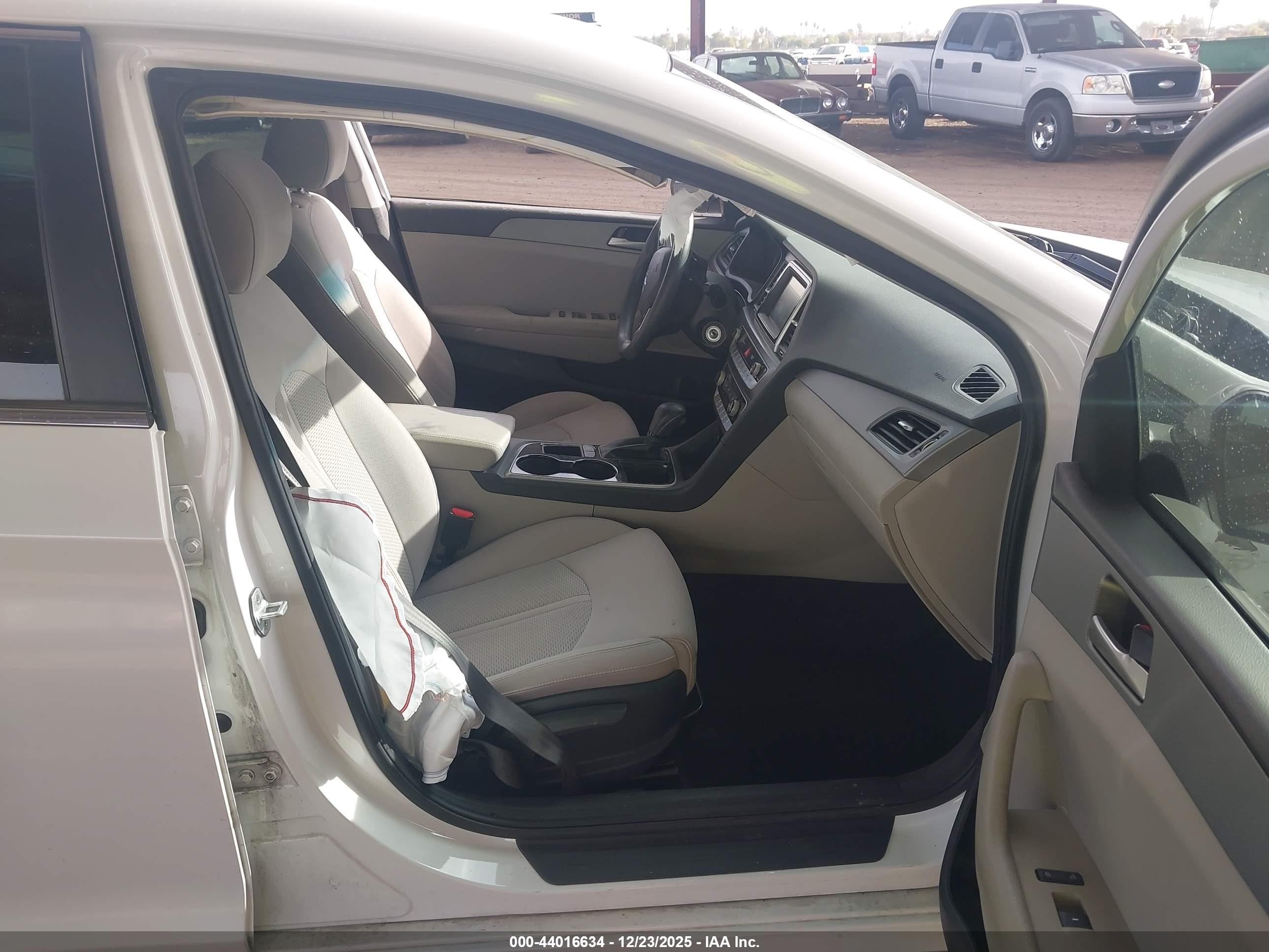 HYUNDAI SONATA image 5