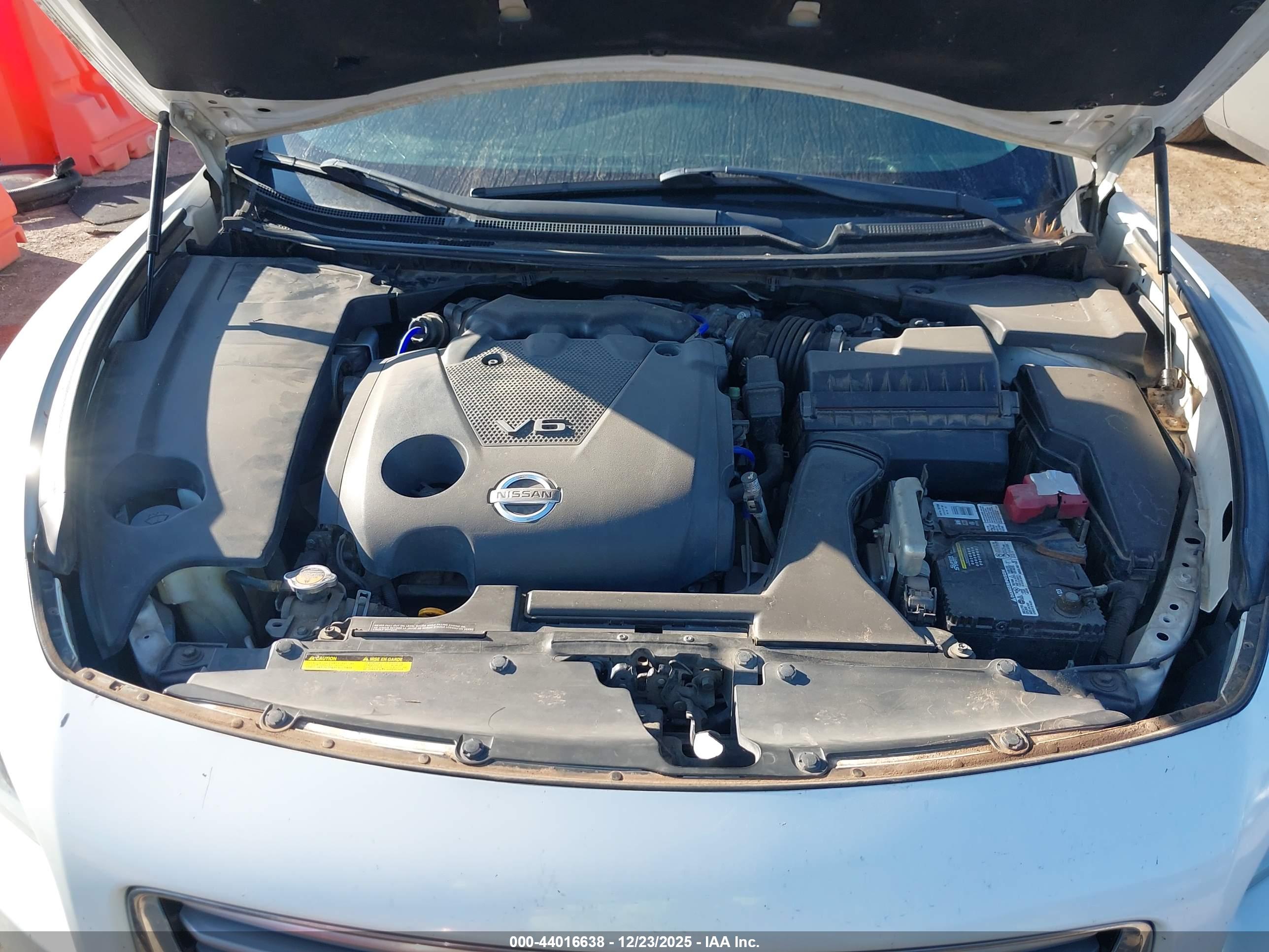 NISSAN MAXIMA image 10